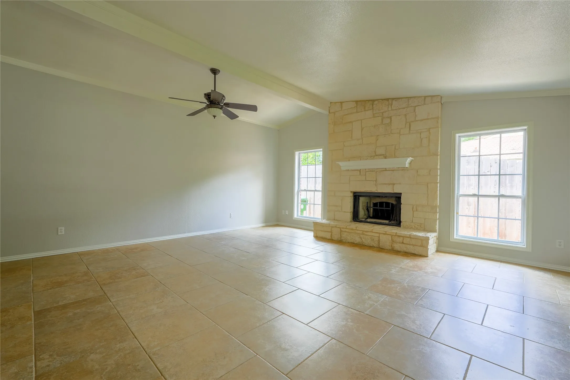 Single Family Residence For Sale in Mc Lennan County , 2708 Cedar Point Drive, Waco, Texas 76710, 3 Bedroom, 2 Bathroom, Garage spaces, 2,117 Sqft, built in 1956, mls#21298781, Real Estate Agent in Waco, Homes For Sale in Mc Lennan county, Homes For Sale in Waco, Realtor in Waco Texas, Real Estate Brokerage Independent Realty Texas, Luminita Cordes Realtor