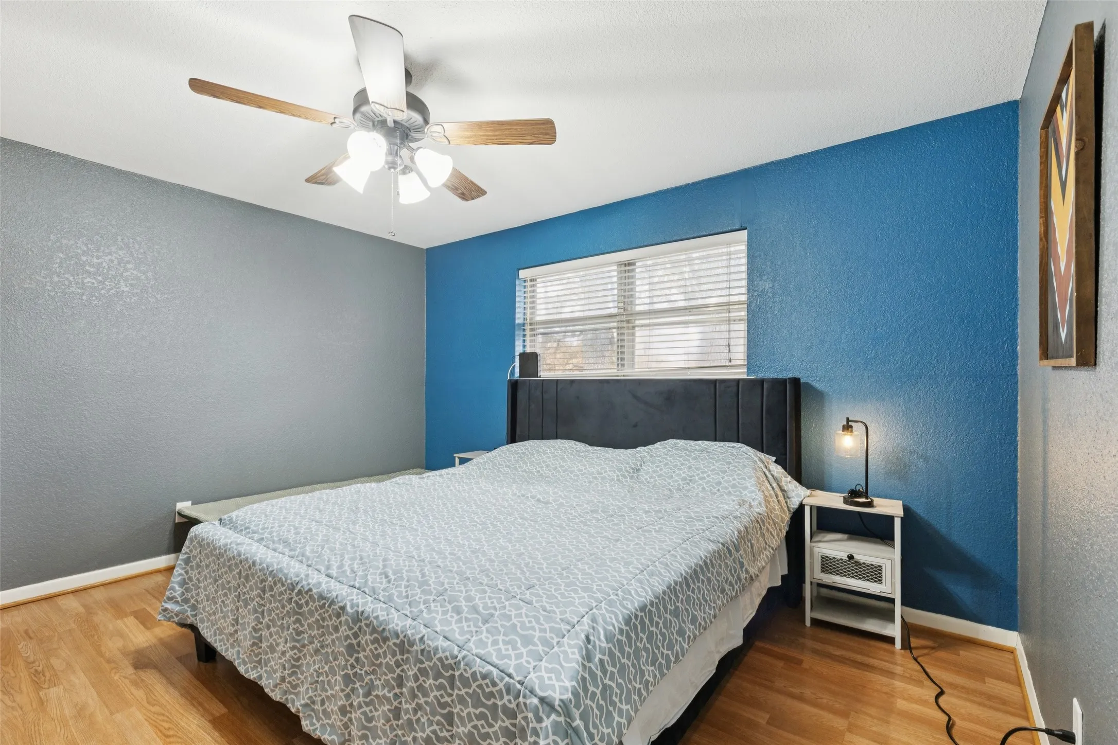 Single Family Residence For Sale in Denton County , 102 Woodland Drive, Highland Village, Texas 75077, 3 Bedroom, 3 Bathroom, 2 Garage spaces, 2,200 Sqft, built in 1970, mls#21297182, Real Estate Agent in Highland Village, Homes For Sale in Denton county, Homes For Sale in Highland Village, Realtor in Highland Village Texas, Real Estate Brokerage Independent Realty Texas, Luminita Cordes Realtor