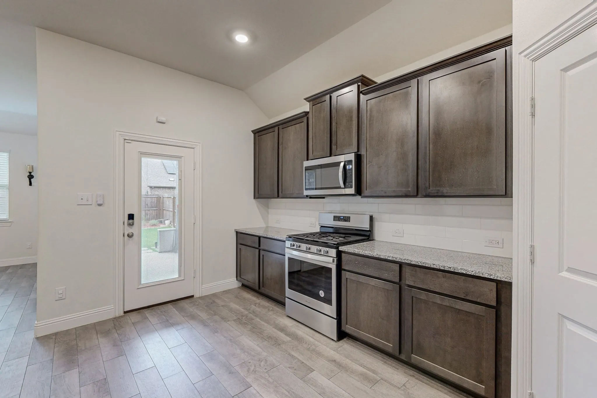 Single Family Residence For Rent in Denton County , 10925 Klondike Lane, Aubrey, Texas 76227, 3 Bedroom, 2 Bathroom, 2 Garage spaces, 1,785 Sqft, built in 2020, mls#21300067, Real Estate Agent in Aubrey, Homes For Rent in Denton county, Homes For Rent in Aubrey, Realtor in Aubrey Texas, Real Estate Brokerage Independent Realty Texas, Luminita Cordes Realtor
