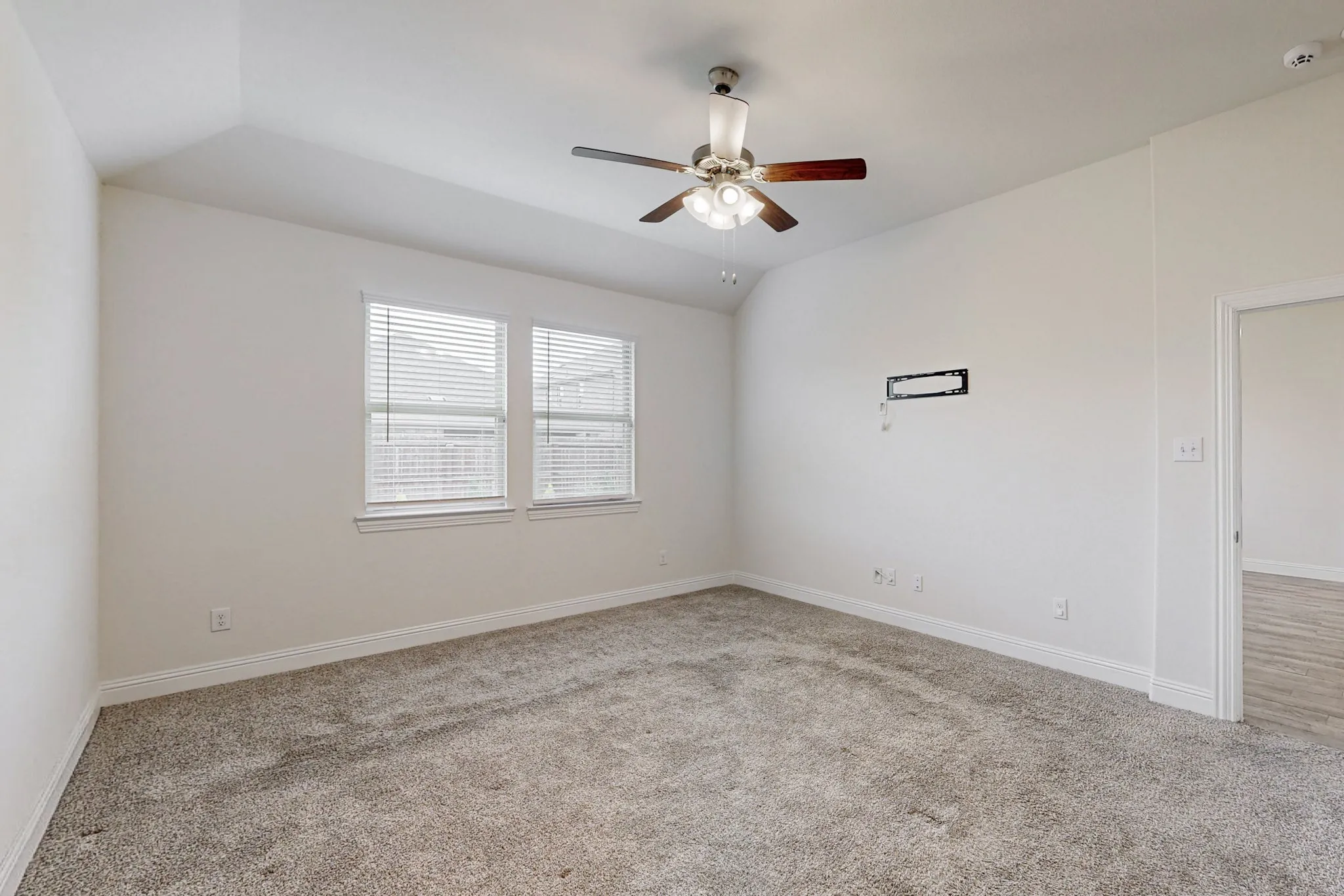 Single Family Residence For Rent in Denton County , 10925 Klondike Lane, Aubrey, Texas 76227, 3 Bedroom, 2 Bathroom, 2 Garage spaces, 1,785 Sqft, built in 2020, mls#21300067, Real Estate Agent in Aubrey, Homes For Rent in Denton county, Homes For Rent in Aubrey, Realtor in Aubrey Texas, Real Estate Brokerage Independent Realty Texas, Luminita Cordes Realtor