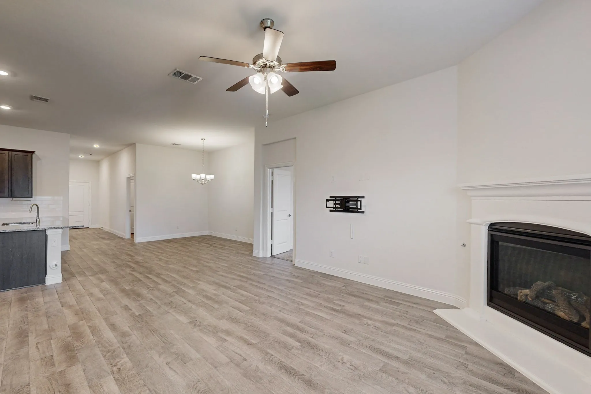 Single Family Residence For Rent in Denton County , 10925 Klondike Lane, Aubrey, Texas 76227, 3 Bedroom, 2 Bathroom, 2 Garage spaces, 1,785 Sqft, built in 2020, mls#21300067, Real Estate Agent in Aubrey, Homes For Rent in Denton county, Homes For Rent in Aubrey, Realtor in Aubrey Texas, Real Estate Brokerage Independent Realty Texas, Luminita Cordes Realtor