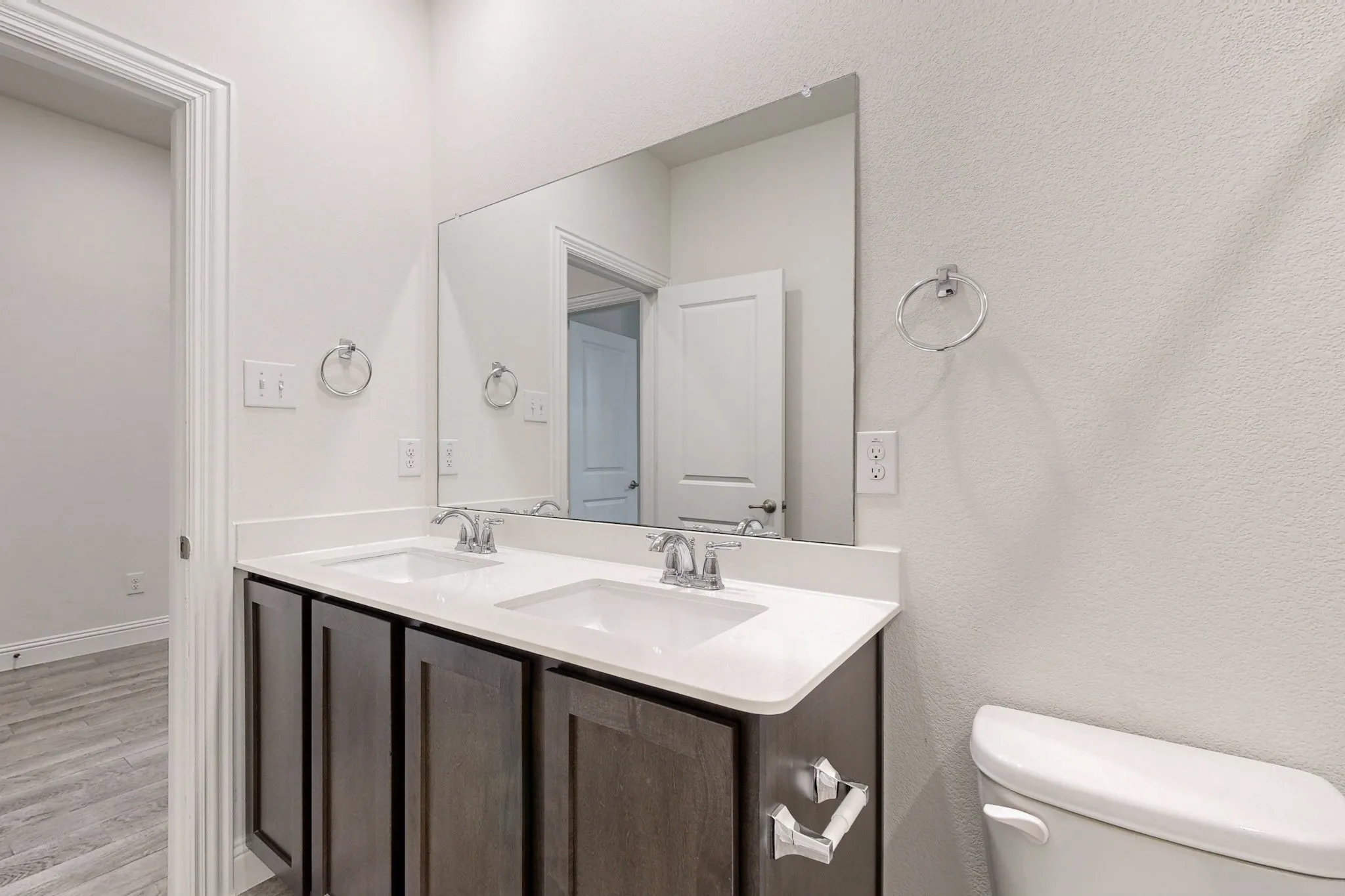 Single Family Residence For Rent in Denton County , 10925 Klondike Lane, Aubrey, Texas 76227, 3 Bedroom, 2 Bathroom, 2 Garage spaces, 1,785 Sqft, built in 2020, mls#21300067, Real Estate Agent in Aubrey, Homes For Rent in Denton county, Homes For Rent in Aubrey, Realtor in Aubrey Texas, Real Estate Brokerage Independent Realty Texas, Luminita Cordes Realtor