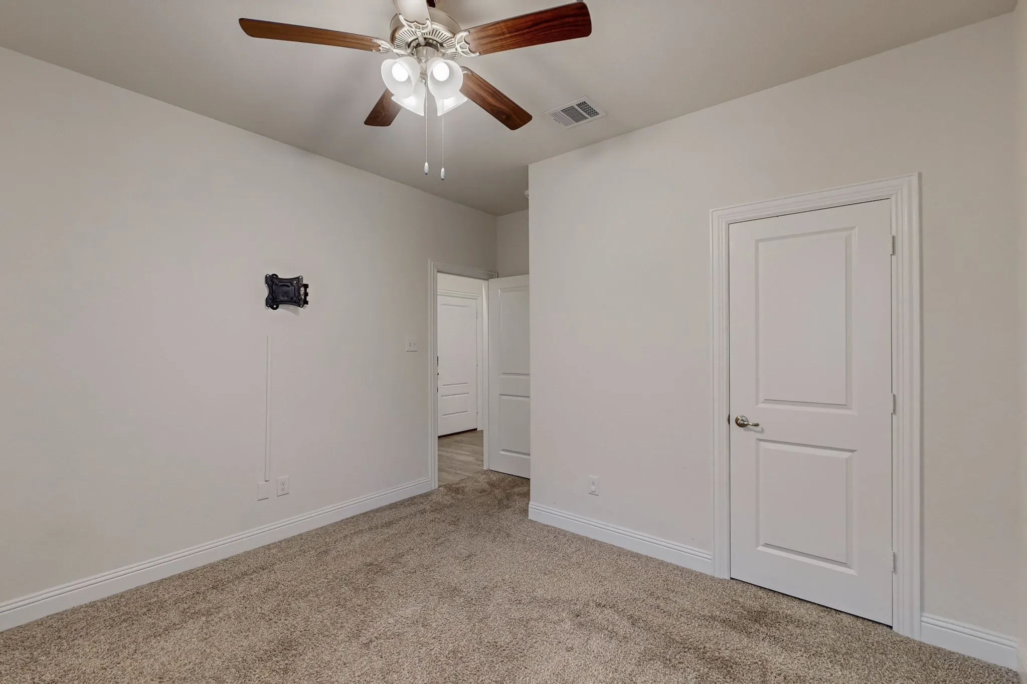 Single Family Residence For Rent in Denton County , 10925 Klondike Lane, Aubrey, Texas 76227, 3 Bedroom, 2 Bathroom, 2 Garage spaces, 1,785 Sqft, built in 2020, mls#21300067, Real Estate Agent in Aubrey, Homes For Rent in Denton county, Homes For Rent in Aubrey, Realtor in Aubrey Texas, Real Estate Brokerage Independent Realty Texas, Luminita Cordes Realtor