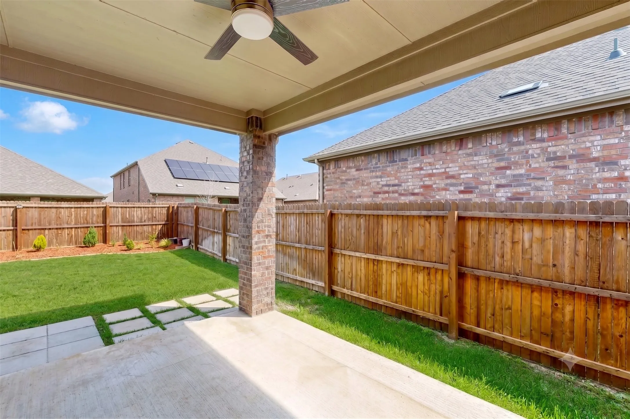 Single Family Residence For Rent in Denton County , 10925 Klondike Lane, Aubrey, Texas 76227, 3 Bedroom, 2 Bathroom, 2 Garage spaces, 1,785 Sqft, built in 2020, mls#21300067, Real Estate Agent in Aubrey, Homes For Rent in Denton county, Homes For Rent in Aubrey, Realtor in Aubrey Texas, Real Estate Brokerage Independent Realty Texas, Luminita Cordes Realtor