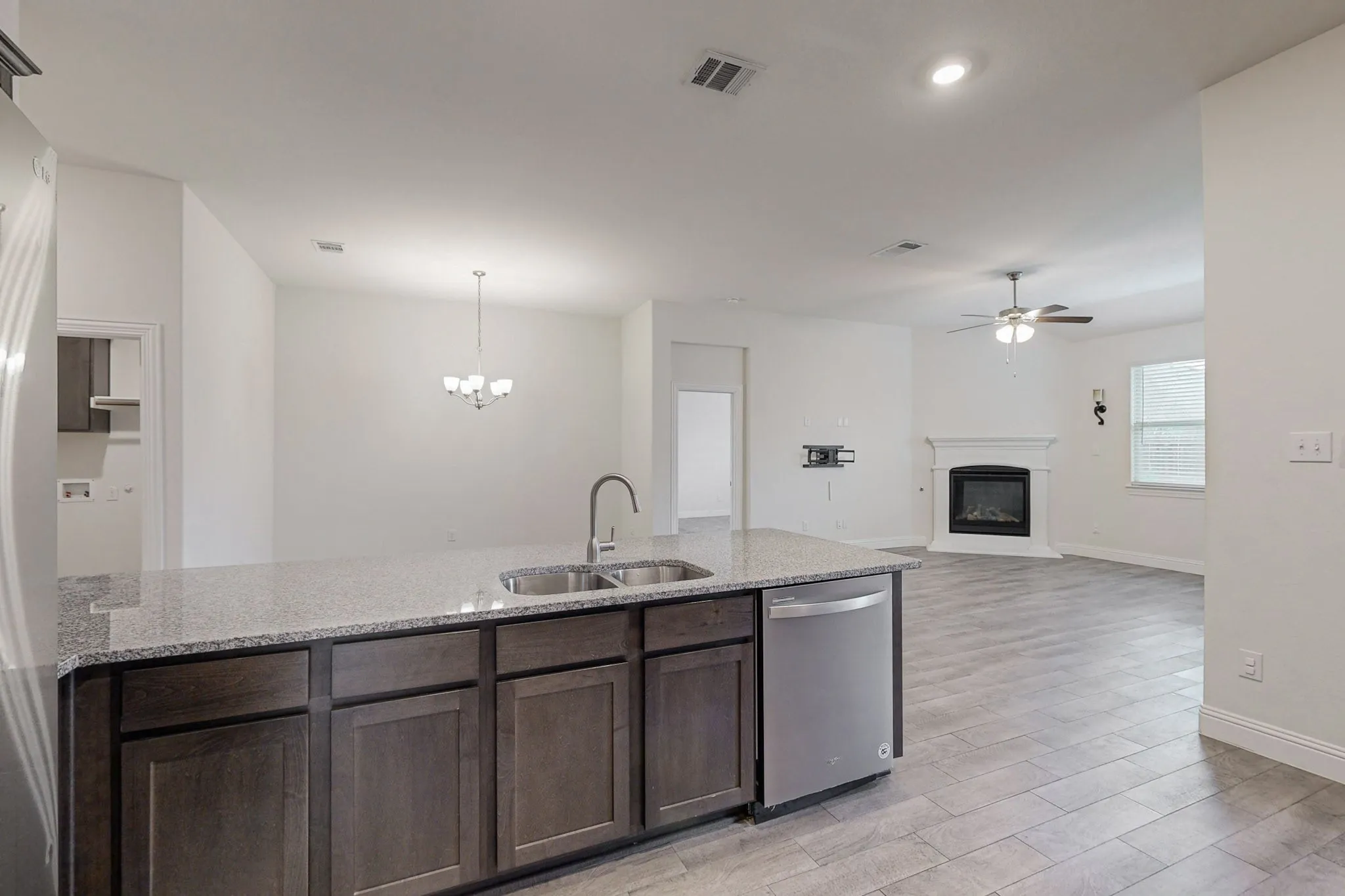 Single Family Residence For Rent in Denton County , 10925 Klondike Lane, Aubrey, Texas 76227, 3 Bedroom, 2 Bathroom, 2 Garage spaces, 1,785 Sqft, built in 2020, mls#21300067, Real Estate Agent in Aubrey, Homes For Rent in Denton county, Homes For Rent in Aubrey, Realtor in Aubrey Texas, Real Estate Brokerage Independent Realty Texas, Luminita Cordes Realtor