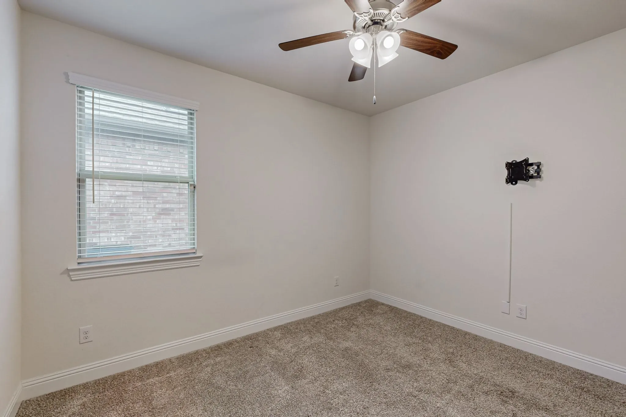 Single Family Residence For Rent in Denton County , 10925 Klondike Lane, Aubrey, Texas 76227, 3 Bedroom, 2 Bathroom, 2 Garage spaces, 1,785 Sqft, built in 2020, mls#21300067, Real Estate Agent in Aubrey, Homes For Rent in Denton county, Homes For Rent in Aubrey, Realtor in Aubrey Texas, Real Estate Brokerage Independent Realty Texas, Luminita Cordes Realtor