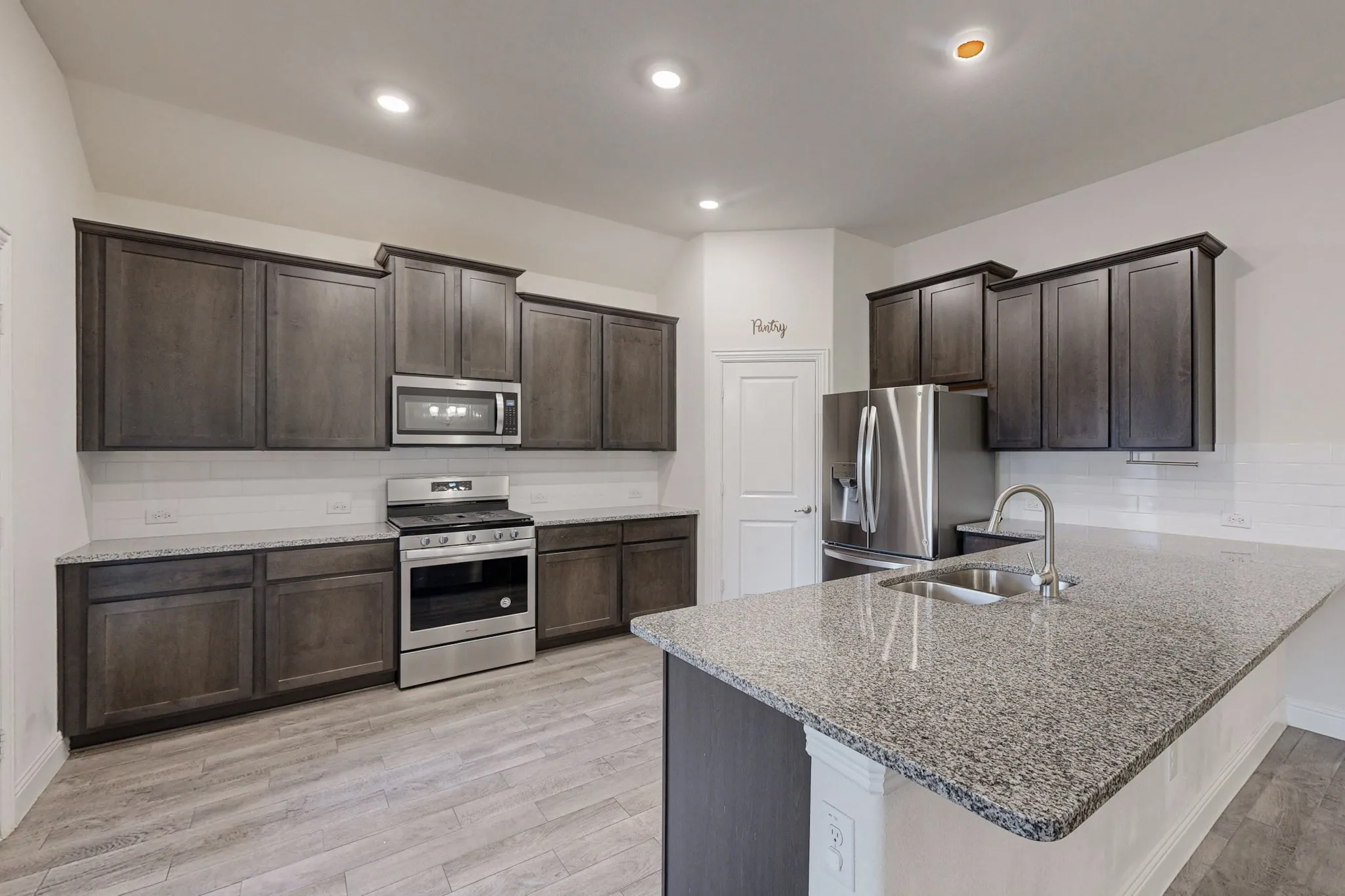 Single Family Residence For Rent in Denton County , 10925 Klondike Lane, Aubrey, Texas 76227, 3 Bedroom, 2 Bathroom, 2 Garage spaces, 1,785 Sqft, built in 2020, mls#21300067, Real Estate Agent in Aubrey, Homes For Rent in Denton county, Homes For Rent in Aubrey, Realtor in Aubrey Texas, Real Estate Brokerage Independent Realty Texas, Luminita Cordes Realtor