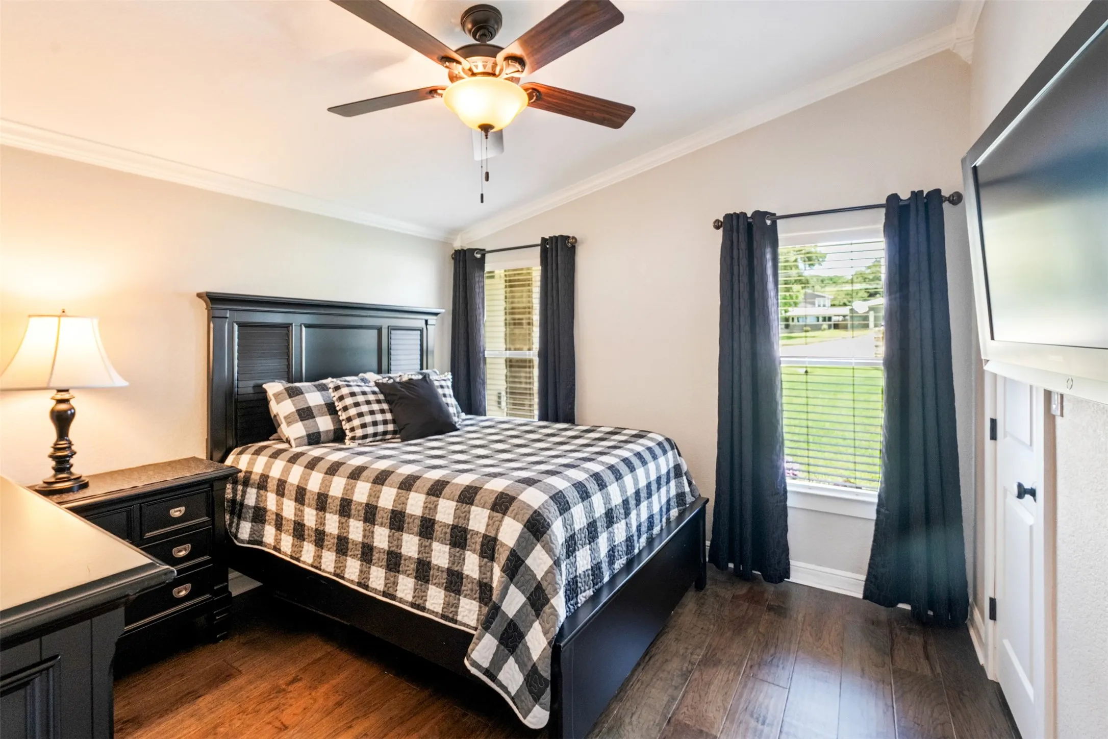 Single Family Residence For Sale in Henderson County , 159 Seaside Drive, Gun Barrel City, Texas 75156, 4 Bedroom, 2 Bathroom, 3 Garage spaces, 2,101 Sqft, built in 1972, mls#21300057, Real Estate Agent in Gun Barrel City, Homes For Sale in Henderson county, Homes For Sale in Gun Barrel City, Realtor in Gun Barrel City Texas, Real Estate Brokerage Independent Realty Texas, Luminita Cordes Realtor