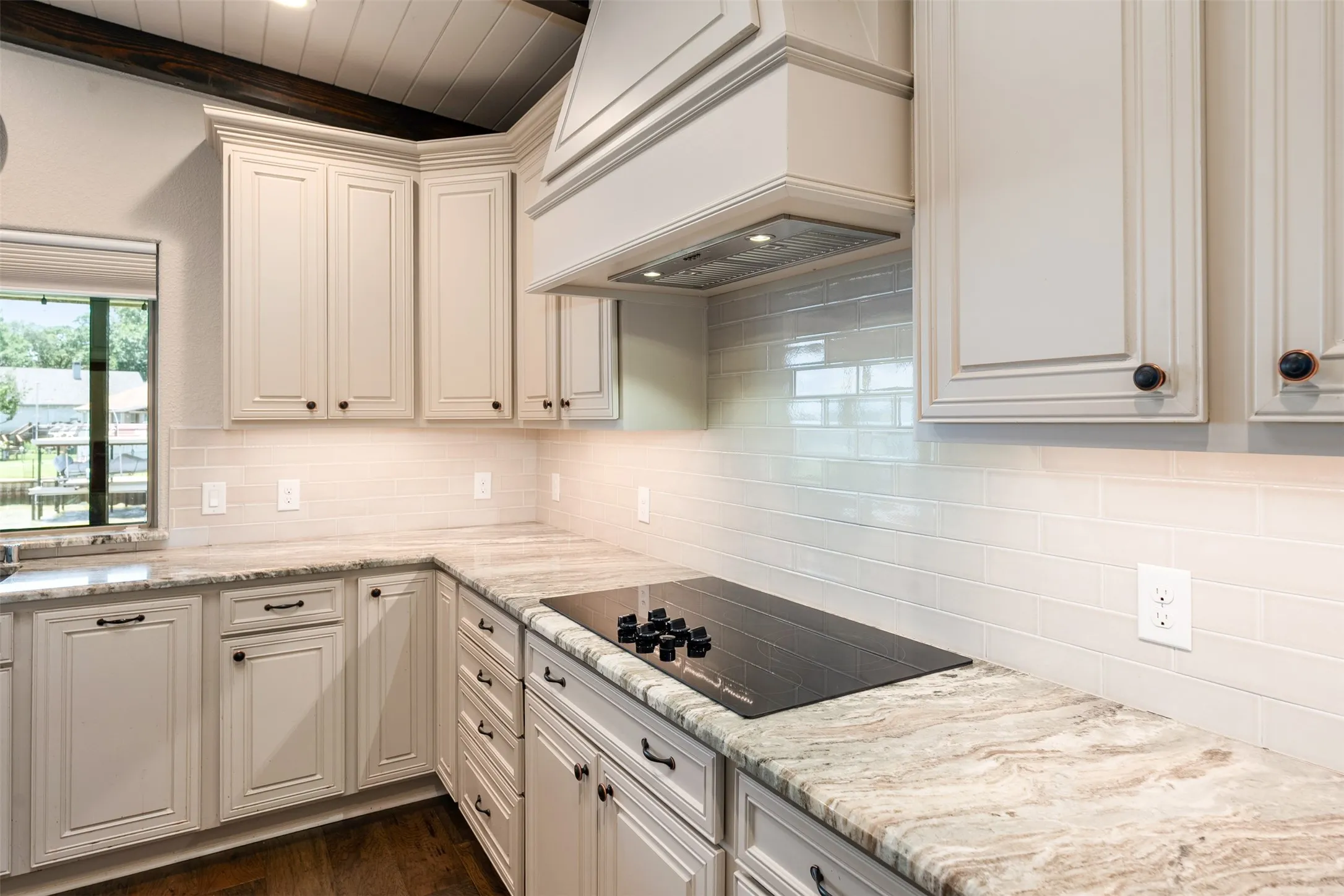 Single Family Residence For Sale in Henderson County , 159 Seaside Drive, Gun Barrel City, Texas 75156, 4 Bedroom, 2 Bathroom, 3 Garage spaces, 2,101 Sqft, built in 1972, mls#21300057, Real Estate Agent in Gun Barrel City, Homes For Sale in Henderson county, Homes For Sale in Gun Barrel City, Realtor in Gun Barrel City Texas, Real Estate Brokerage Independent Realty Texas, Luminita Cordes Realtor