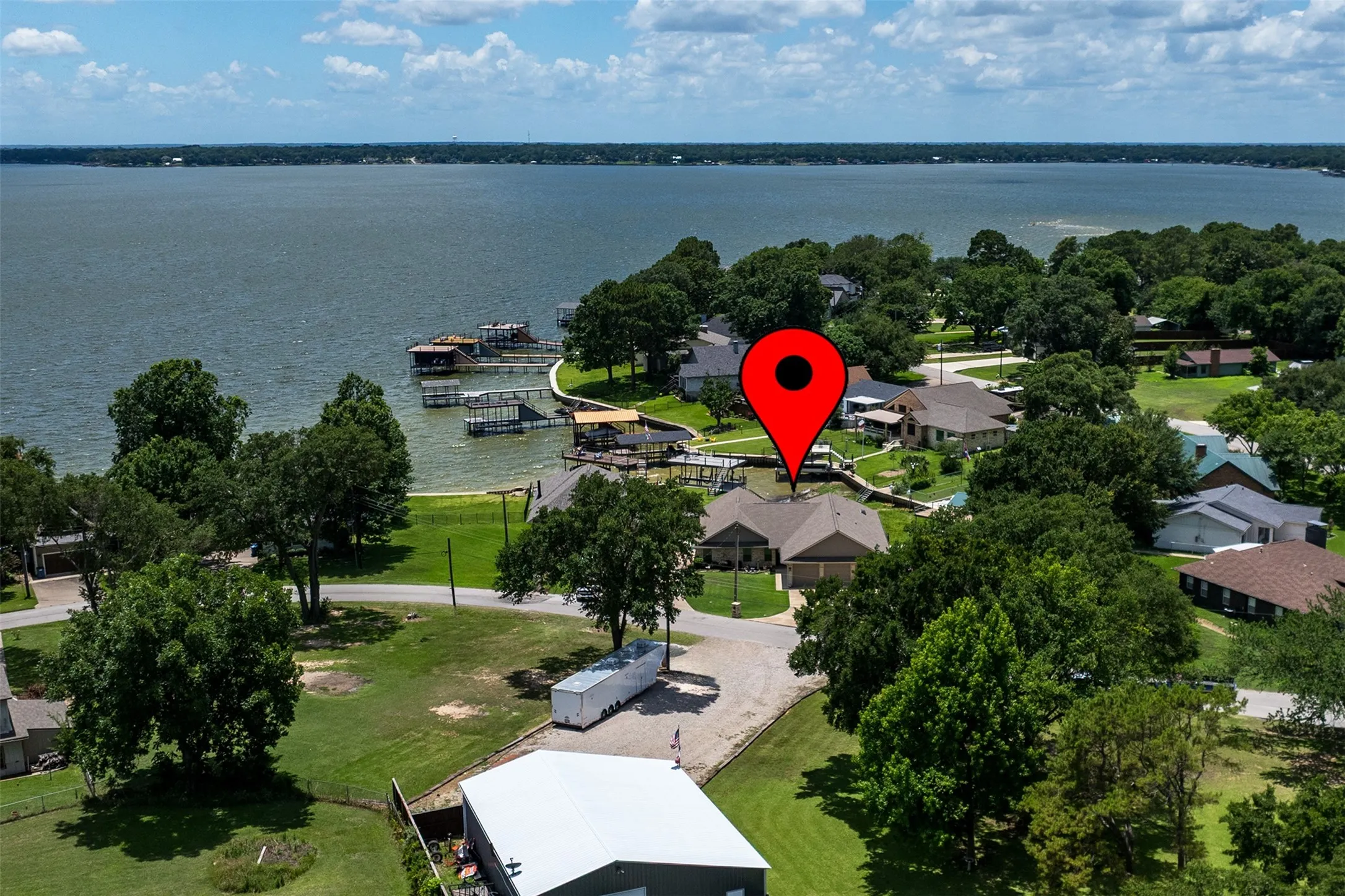 Single Family Residence For Sale in Henderson County , 159 Seaside Drive, Gun Barrel City, Texas 75156, 4 Bedroom, 2 Bathroom, 3 Garage spaces, 2,101 Sqft, built in 1972, mls#21300057, Real Estate Agent in Gun Barrel City, Homes For Sale in Henderson county, Homes For Sale in Gun Barrel City, Realtor in Gun Barrel City Texas, Real Estate Brokerage Independent Realty Texas, Luminita Cordes Realtor
