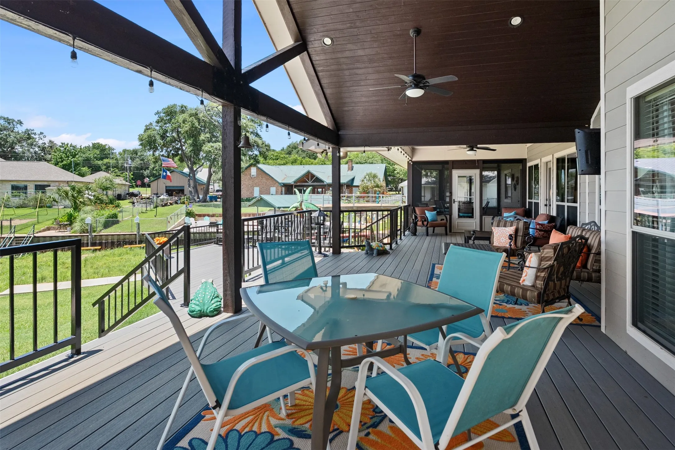 Single Family Residence For Sale in Henderson County , 159 Seaside Drive, Gun Barrel City, Texas 75156, 4 Bedroom, 2 Bathroom, 3 Garage spaces, 2,101 Sqft, built in 1972, mls#21300057, Real Estate Agent in Gun Barrel City, Homes For Sale in Henderson county, Homes For Sale in Gun Barrel City, Realtor in Gun Barrel City Texas, Real Estate Brokerage Independent Realty Texas, Luminita Cordes Realtor