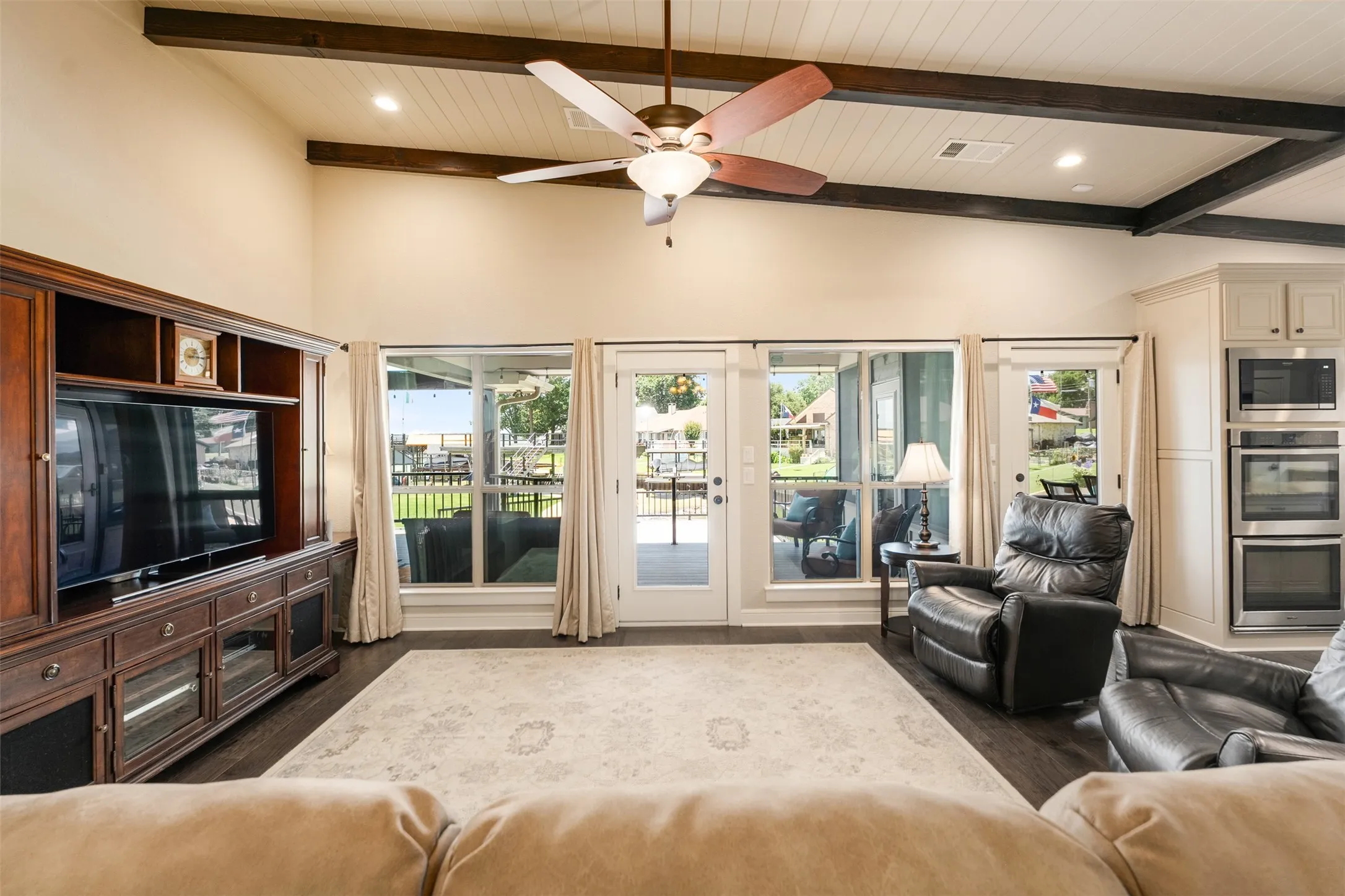 Single Family Residence For Sale in Henderson County , 159 Seaside Drive, Gun Barrel City, Texas 75156, 4 Bedroom, 2 Bathroom, 3 Garage spaces, 2,101 Sqft, built in 1972, mls#21300057, Real Estate Agent in Gun Barrel City, Homes For Sale in Henderson county, Homes For Sale in Gun Barrel City, Realtor in Gun Barrel City Texas, Real Estate Brokerage Independent Realty Texas, Luminita Cordes Realtor