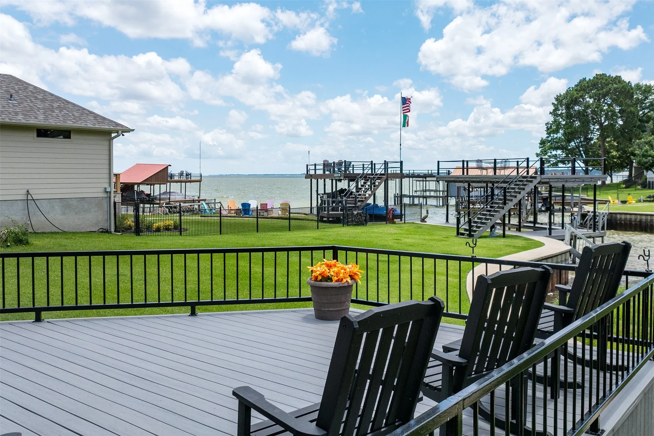 Single Family Residence For Sale in Henderson County , 159 Seaside Drive, Gun Barrel City, Texas 75156, 4 Bedroom, 2 Bathroom, 3 Garage spaces, 2,101 Sqft, built in 1972, mls#21300057, Real Estate Agent in Gun Barrel City, Homes For Sale in Henderson county, Homes For Sale in Gun Barrel City, Realtor in Gun Barrel City Texas, Real Estate Brokerage Independent Realty Texas, Luminita Cordes Realtor