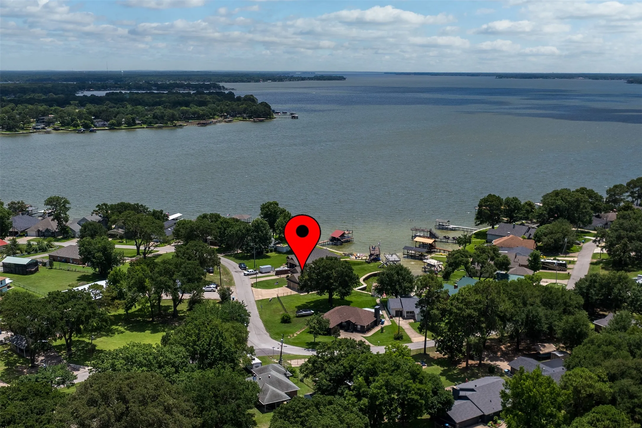 Single Family Residence For Sale in Henderson County , 159 Seaside Drive, Gun Barrel City, Texas 75156, 4 Bedroom, 2 Bathroom, 3 Garage spaces, 2,101 Sqft, built in 1972, mls#21300057, Real Estate Agent in Gun Barrel City, Homes For Sale in Henderson county, Homes For Sale in Gun Barrel City, Realtor in Gun Barrel City Texas, Real Estate Brokerage Independent Realty Texas, Luminita Cordes Realtor