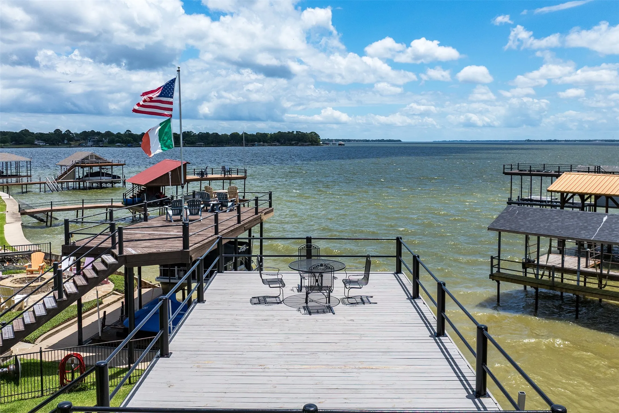 Single Family Residence For Sale in Henderson County , 159 Seaside Drive, Gun Barrel City, Texas 75156, 4 Bedroom, 2 Bathroom, 3 Garage spaces, 2,101 Sqft, built in 1972, mls#21300057, Real Estate Agent in Gun Barrel City, Homes For Sale in Henderson county, Homes For Sale in Gun Barrel City, Realtor in Gun Barrel City Texas, Real Estate Brokerage Independent Realty Texas, Luminita Cordes Realtor