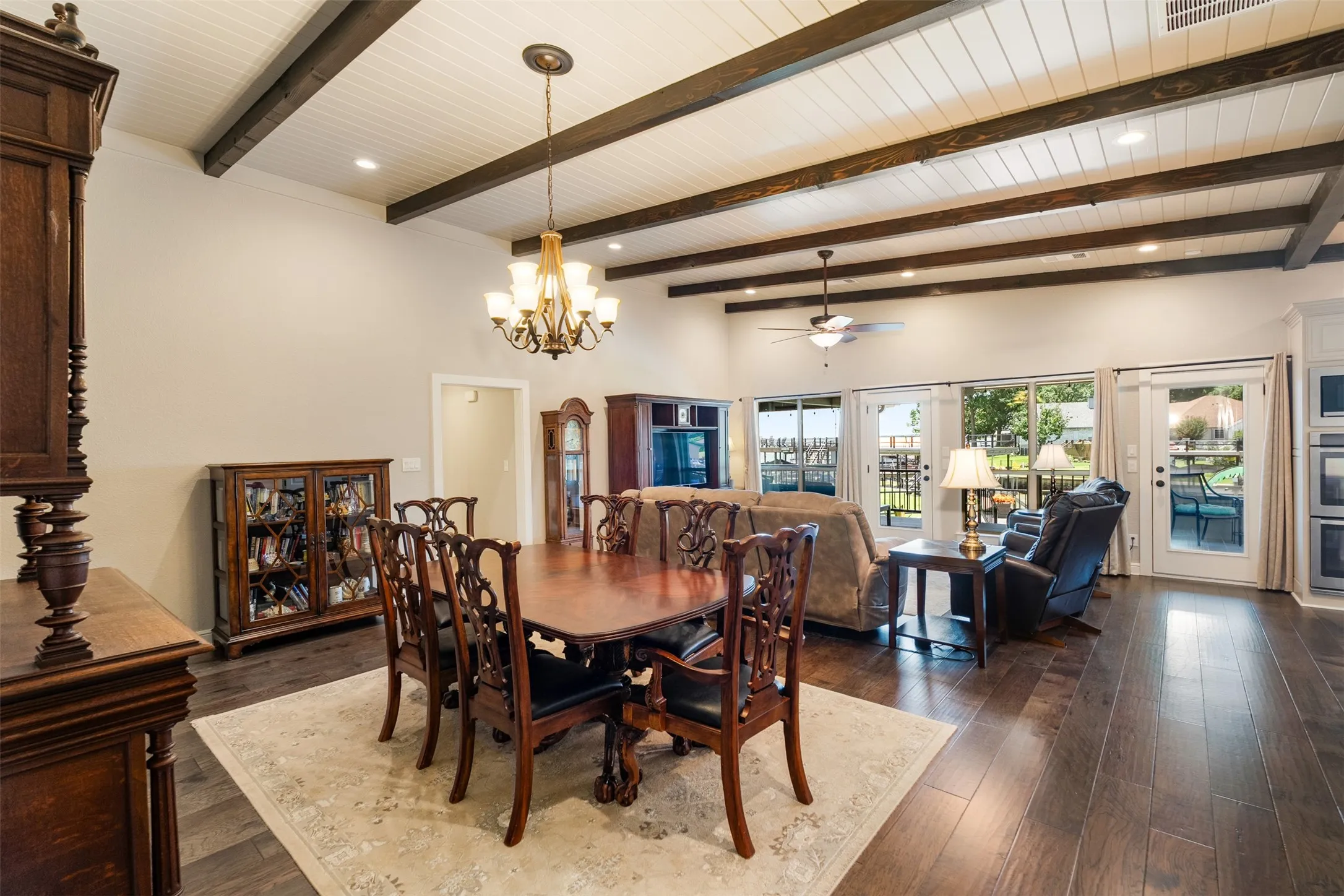 Single Family Residence For Sale in Henderson County , 159 Seaside Drive, Gun Barrel City, Texas 75156, 4 Bedroom, 2 Bathroom, 3 Garage spaces, 2,101 Sqft, built in 1972, mls#21300057, Real Estate Agent in Gun Barrel City, Homes For Sale in Henderson county, Homes For Sale in Gun Barrel City, Realtor in Gun Barrel City Texas, Real Estate Brokerage Independent Realty Texas, Luminita Cordes Realtor