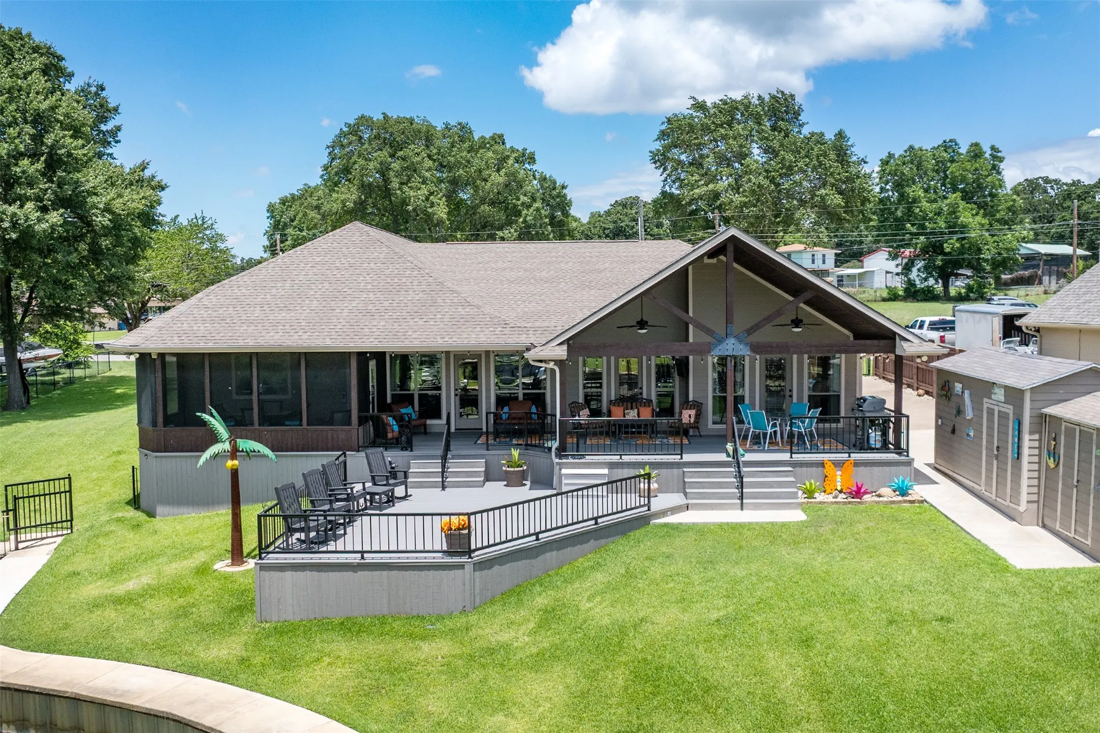 Single Family Residence For Sale in Henderson County , 159 Seaside Drive, Gun Barrel City, Texas 75156, 4 Bedroom, 2 Bathroom, 3 Garage spaces, 2,101 Sqft, built in 1972, mls#21300057, Real Estate Agent in Gun Barrel City, Homes For Sale in Henderson county, Homes For Sale in Gun Barrel City, Realtor in Gun Barrel City Texas, Real Estate Brokerage Independent Realty Texas, Luminita Cordes Realtor