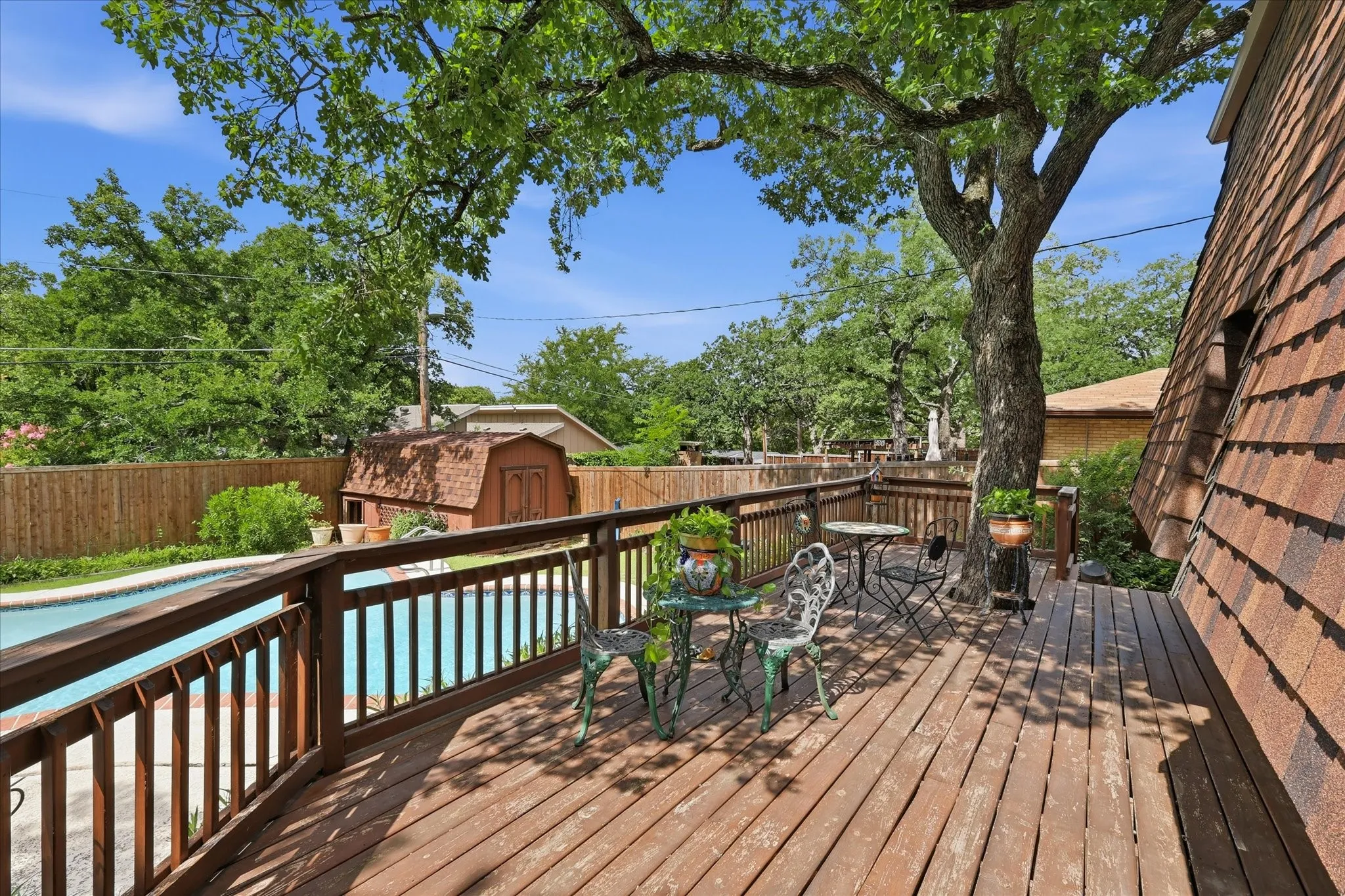 Oversized deck for entertaining
