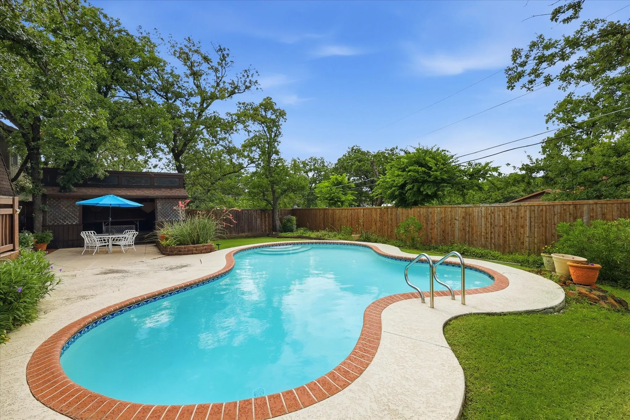 Large pool, not a play pool!