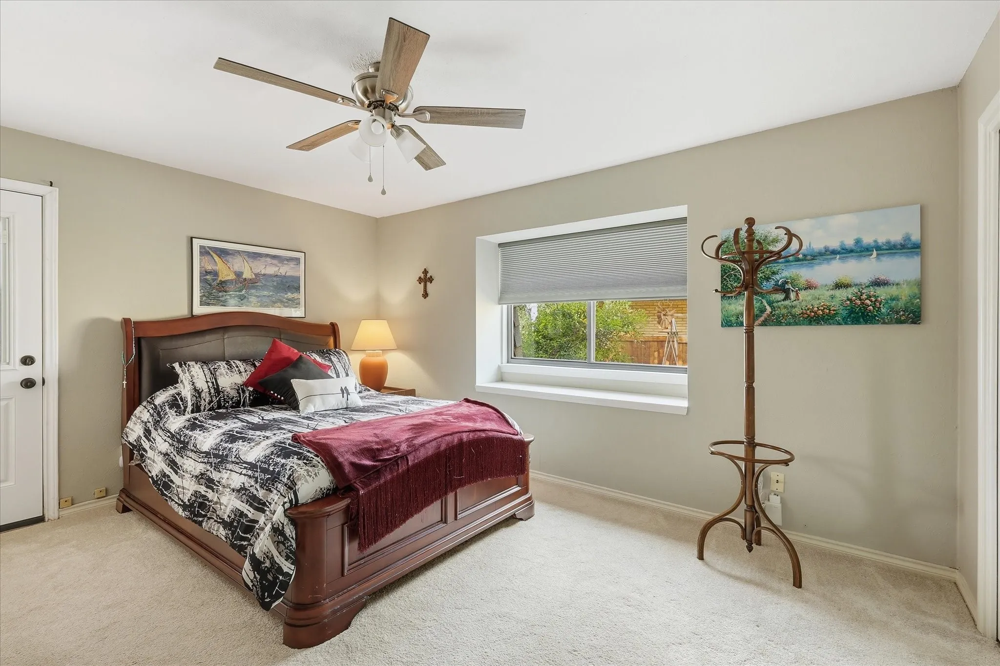 Secondary bedroom with window seat