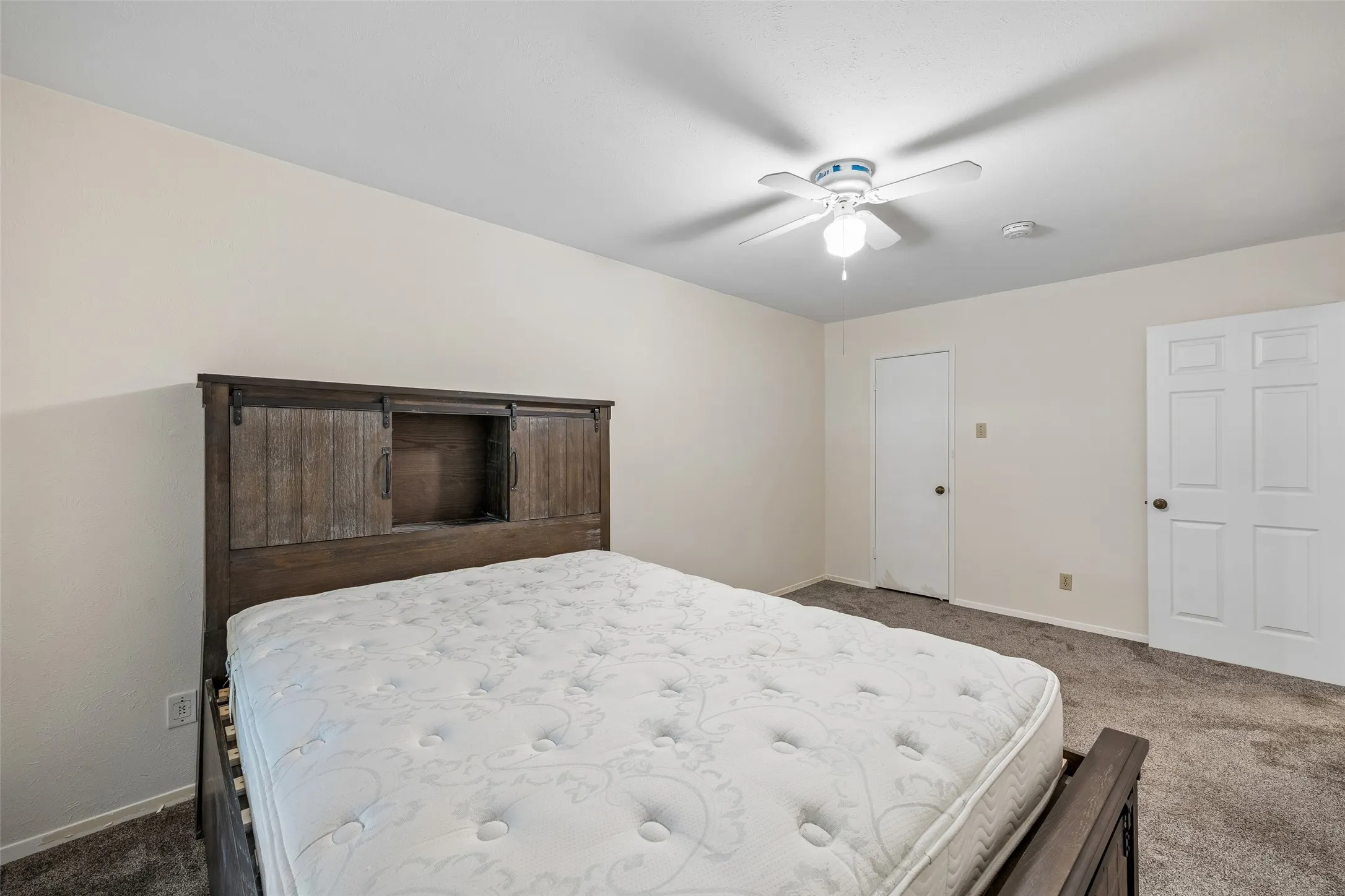 Single Family Residence For Sale in Collin County , 1109 Overdowns Drive, Plano, Texas 75023, 3 Bedroom, 2 Bathroom, 2 Garage spaces, 1,930 Sqft, built in 1974, mls#21269328, Real Estate Agent in Plano, Homes For Sale in Collin county, Homes For Sale in Plano, Realtor in Plano Texas, Real Estate Brokerage Independent Realty Texas, Luminita Cordes Realtor
