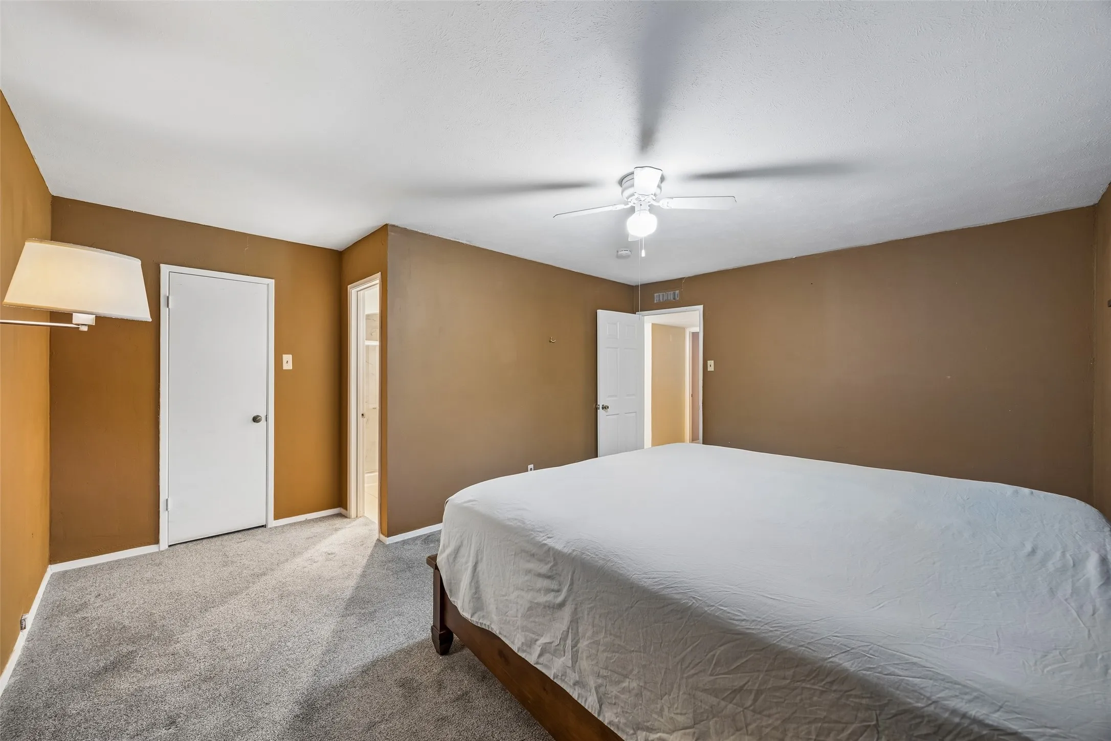 Single Family Residence For Sale in Collin County , 1109 Overdowns Drive, Plano, Texas 75023, 3 Bedroom, 2 Bathroom, 2 Garage spaces, 1,930 Sqft, built in 1974, mls#21269328, Real Estate Agent in Plano, Homes For Sale in Collin county, Homes For Sale in Plano, Realtor in Plano Texas, Real Estate Brokerage Independent Realty Texas, Luminita Cordes Realtor