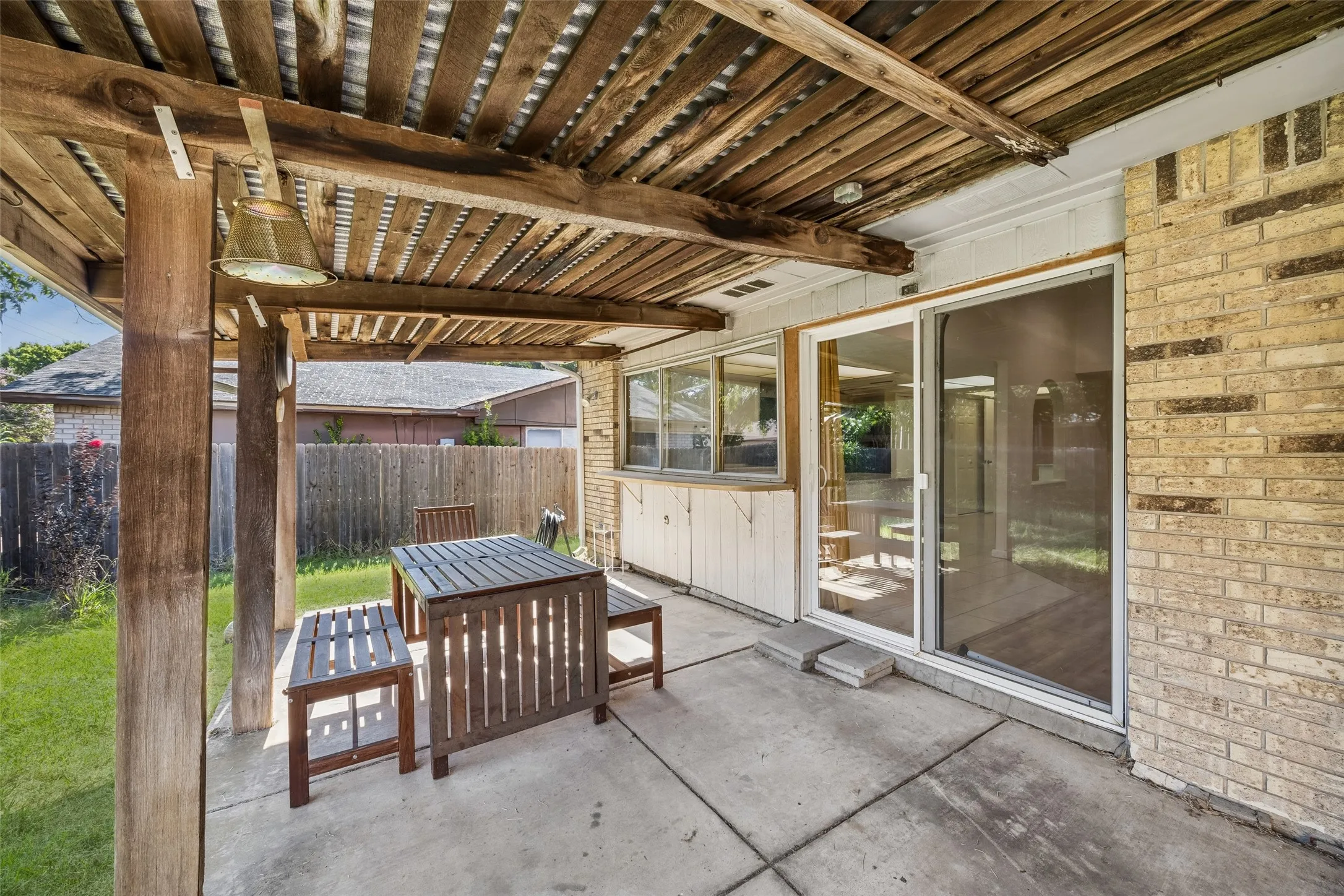 Single Family Residence For Sale in Collin County , 1109 Overdowns Drive, Plano, Texas 75023, 3 Bedroom, 2 Bathroom, 2 Garage spaces, 1,930 Sqft, built in 1974, mls#21269328, Real Estate Agent in Plano, Homes For Sale in Collin county, Homes For Sale in Plano, Realtor in Plano Texas, Real Estate Brokerage Independent Realty Texas, Luminita Cordes Realtor