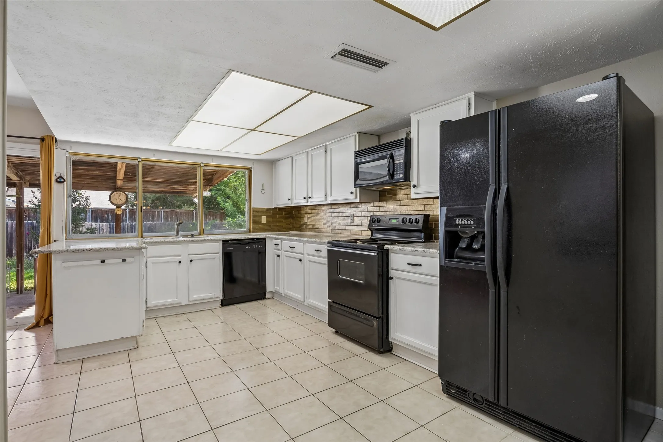 Single Family Residence For Sale in Collin County , 1109 Overdowns Drive, Plano, Texas 75023, 3 Bedroom, 2 Bathroom, 2 Garage spaces, 1,930 Sqft, built in 1974, mls#21269328, Real Estate Agent in Plano, Homes For Sale in Collin county, Homes For Sale in Plano, Realtor in Plano Texas, Real Estate Brokerage Independent Realty Texas, Luminita Cordes Realtor