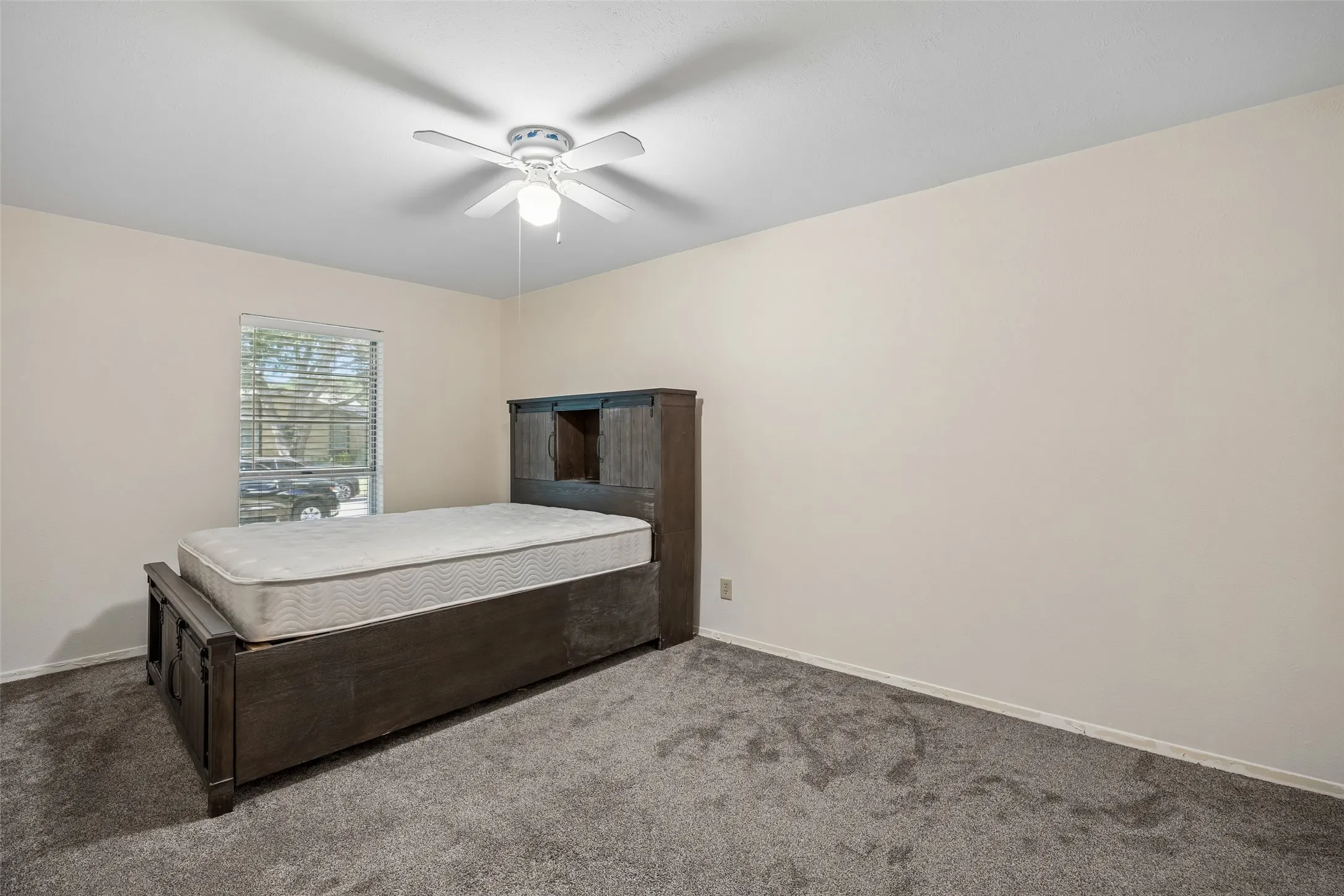 Single Family Residence For Sale in Collin County , 1109 Overdowns Drive, Plano, Texas 75023, 3 Bedroom, 2 Bathroom, 2 Garage spaces, 1,930 Sqft, built in 1974, mls#21269328, Real Estate Agent in Plano, Homes For Sale in Collin county, Homes For Sale in Plano, Realtor in Plano Texas, Real Estate Brokerage Independent Realty Texas, Luminita Cordes Realtor