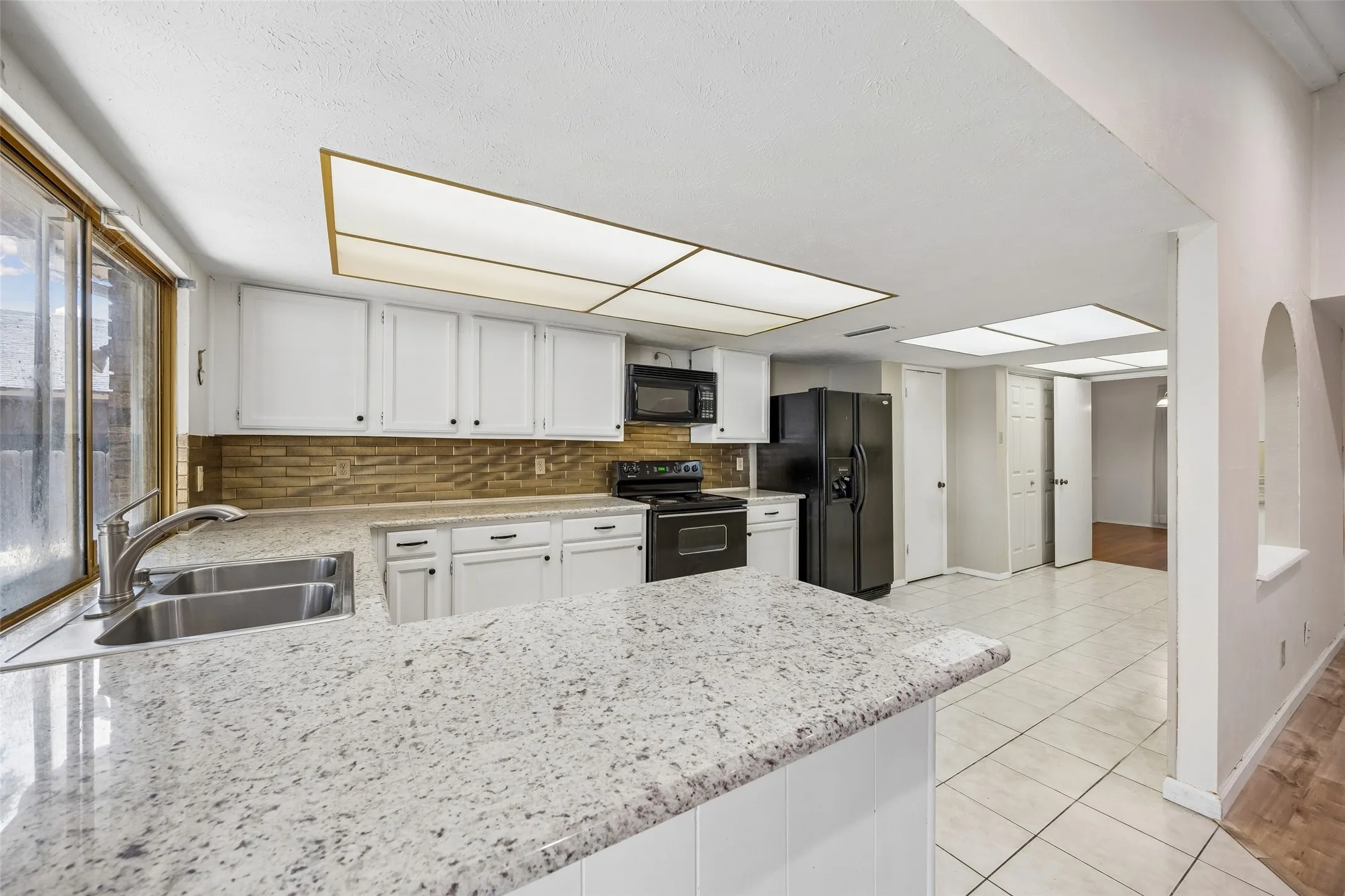 Single Family Residence For Sale in Collin County , 1109 Overdowns Drive, Plano, Texas 75023, 3 Bedroom, 2 Bathroom, 2 Garage spaces, 1,930 Sqft, built in 1974, mls#21269328, Real Estate Agent in Plano, Homes For Sale in Collin county, Homes For Sale in Plano, Realtor in Plano Texas, Real Estate Brokerage Independent Realty Texas, Luminita Cordes Realtor