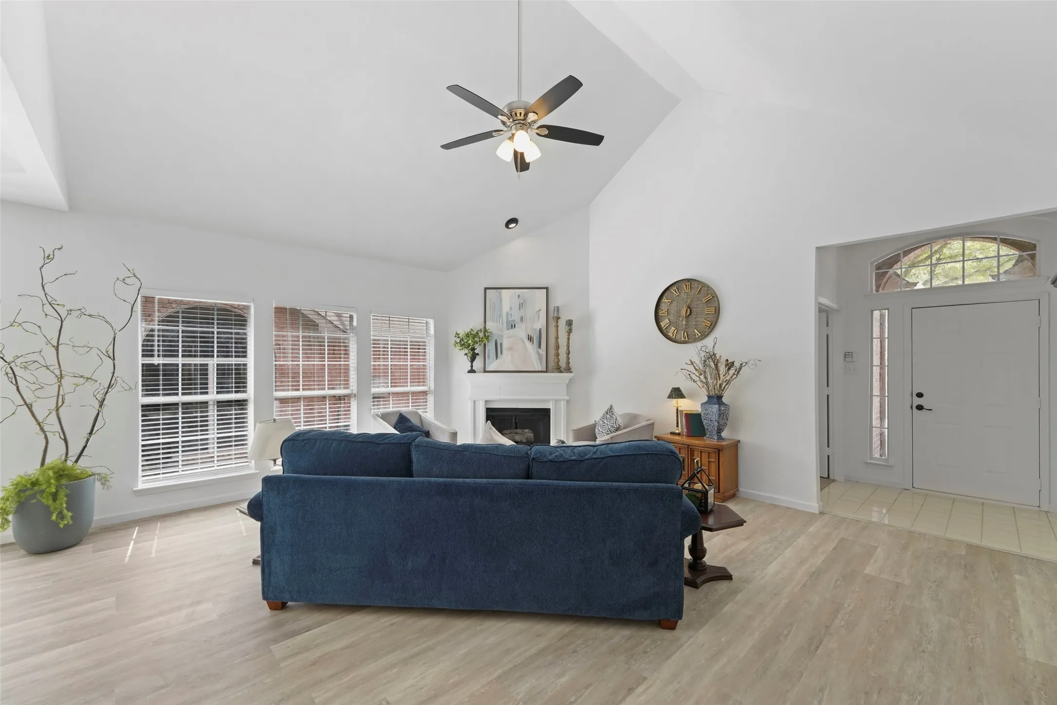 Single Family Residence For Sale in Tarrant County , 4605 Angelina Way, Fort Worth, Texas 76137, 3 Bedroom, 2 Bathroom, 2 Garage spaces, 1,772 Sqft, built in 1996, mls#21300044, Real Estate Agent in Fort Worth, Homes For Sale in Tarrant county, Homes For Sale in Fort Worth, Realtor in Fort Worth Texas, Real Estate Brokerage Independent Realty Texas, Luminita Cordes Realtor