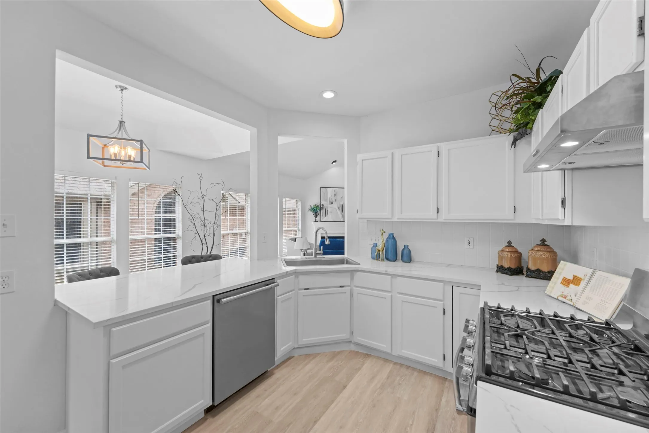Single Family Residence For Sale in Tarrant County , 4605 Angelina Way, Fort Worth, Texas 76137, 3 Bedroom, 2 Bathroom, 2 Garage spaces, 1,772 Sqft, built in 1996, mls#21300044, Real Estate Agent in Fort Worth, Homes For Sale in Tarrant county, Homes For Sale in Fort Worth, Realtor in Fort Worth Texas, Real Estate Brokerage Independent Realty Texas, Luminita Cordes Realtor