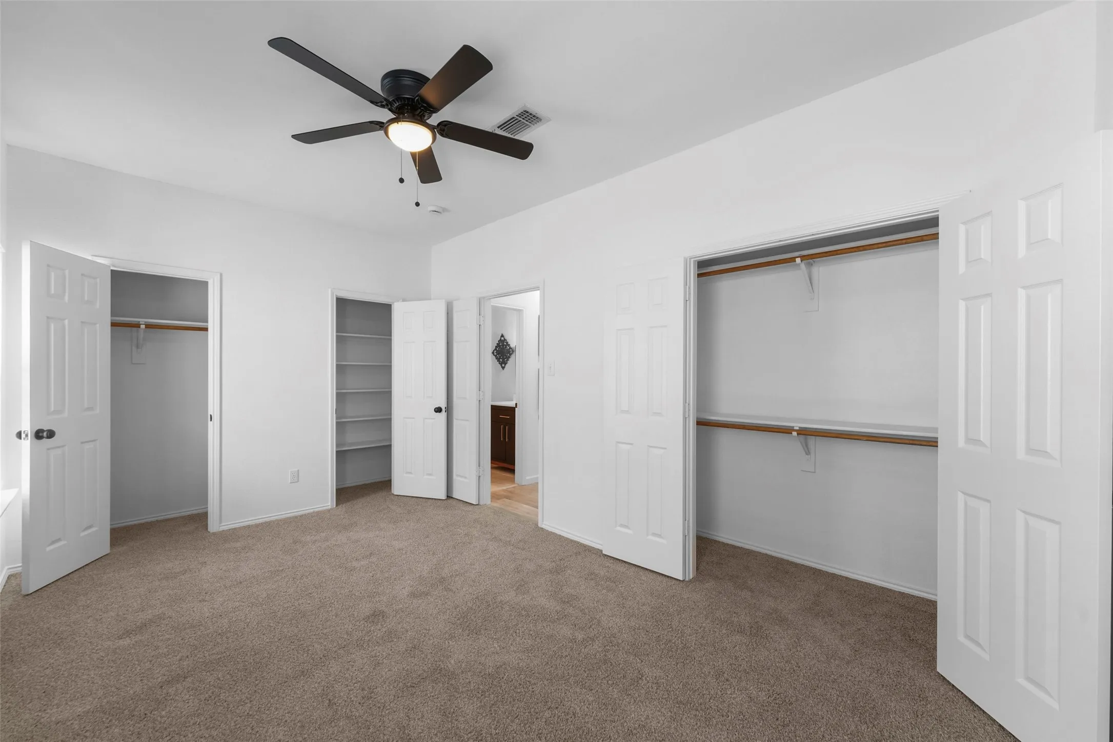 Single Family Residence For Sale in Tarrant County , 4605 Angelina Way, Fort Worth, Texas 76137, 3 Bedroom, 2 Bathroom, 2 Garage spaces, 1,772 Sqft, built in 1996, mls#21300044, Real Estate Agent in Fort Worth, Homes For Sale in Tarrant county, Homes For Sale in Fort Worth, Realtor in Fort Worth Texas, Real Estate Brokerage Independent Realty Texas, Luminita Cordes Realtor