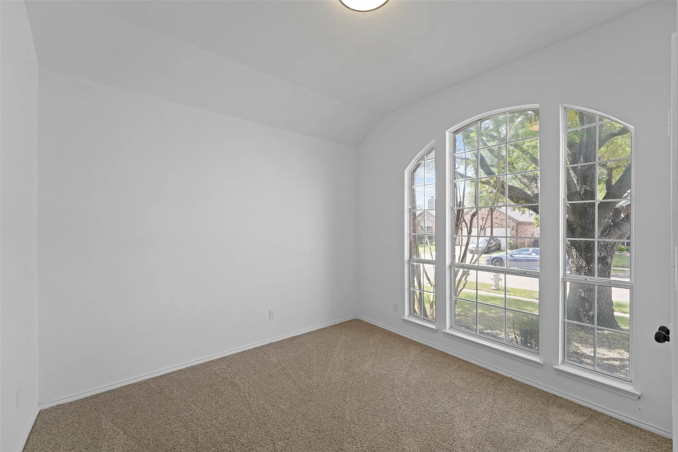 Single Family Residence For Sale in Tarrant County , 4605 Angelina Way, Fort Worth, Texas 76137, 3 Bedroom, 2 Bathroom, 2 Garage spaces, 1,772 Sqft, built in 1996, mls#21300044, Real Estate Agent in Fort Worth, Homes For Sale in Tarrant county, Homes For Sale in Fort Worth, Realtor in Fort Worth Texas, Real Estate Brokerage Independent Realty Texas, Luminita Cordes Realtor