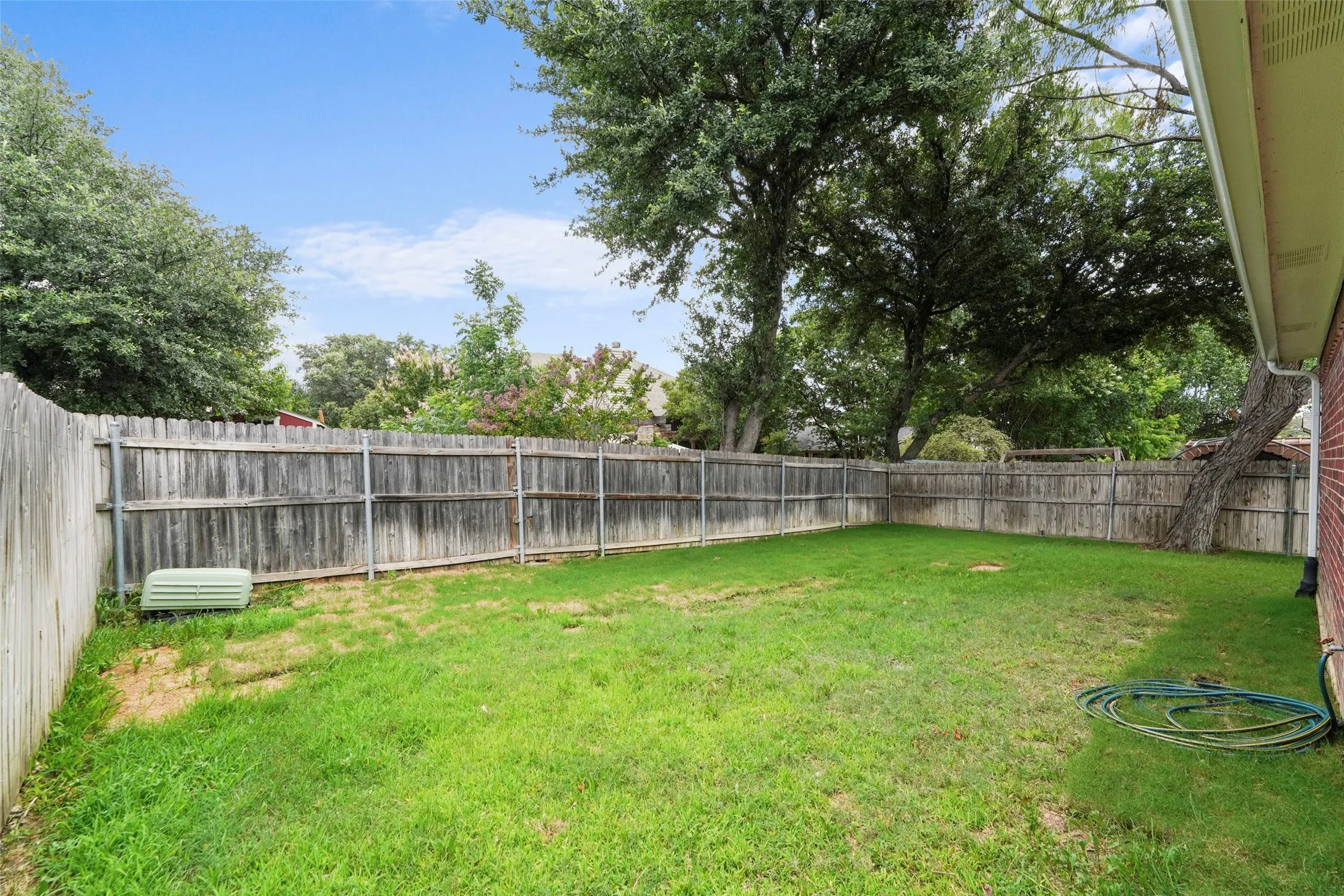 Single Family Residence For Sale in Tarrant County , 4605 Angelina Way, Fort Worth, Texas 76137, 3 Bedroom, 2 Bathroom, 2 Garage spaces, 1,772 Sqft, built in 1996, mls#21300044, Real Estate Agent in Fort Worth, Homes For Sale in Tarrant county, Homes For Sale in Fort Worth, Realtor in Fort Worth Texas, Real Estate Brokerage Independent Realty Texas, Luminita Cordes Realtor