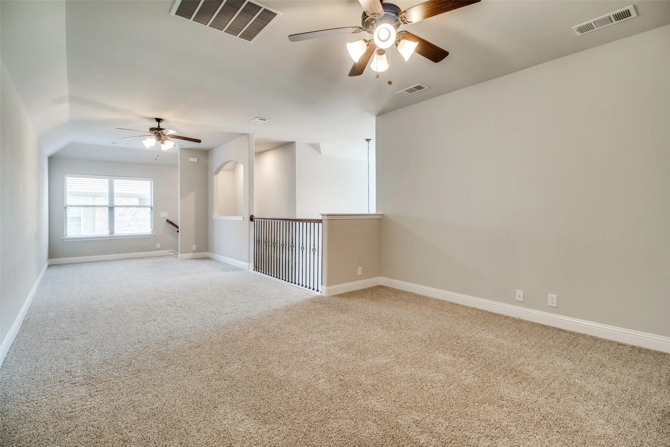 Single Family Residence For Rent in Grayson County , 4619 Amesbury, Sherman, Texas 75092, 4 Bedroom, 3 Bathroom, 2 Garage spaces, 2,517 Sqft, built in 2017, mls#21300092, Real Estate Agent in Sherman, Homes For Rent in Grayson county, Homes For Rent in Sherman, Realtor in Sherman Texas, Real Estate Brokerage Independent Realty Texas, Luminita Cordes Realtor