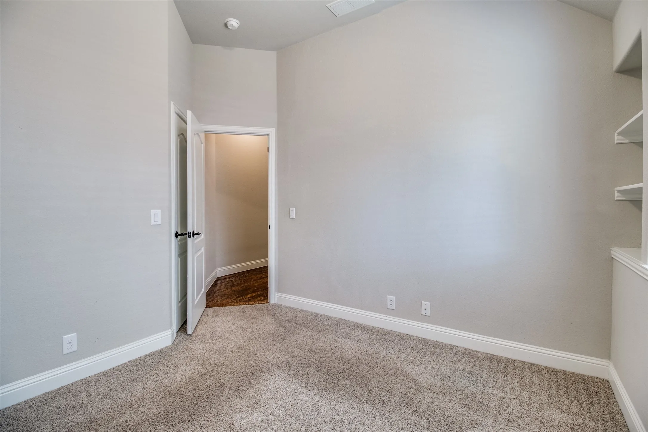 Single Family Residence For Rent in Grayson County , 4619 Amesbury, Sherman, Texas 75092, 4 Bedroom, 3 Bathroom, 2 Garage spaces, 2,517 Sqft, built in 2017, mls#21300092, Real Estate Agent in Sherman, Homes For Rent in Grayson county, Homes For Rent in Sherman, Realtor in Sherman Texas, Real Estate Brokerage Independent Realty Texas, Luminita Cordes Realtor