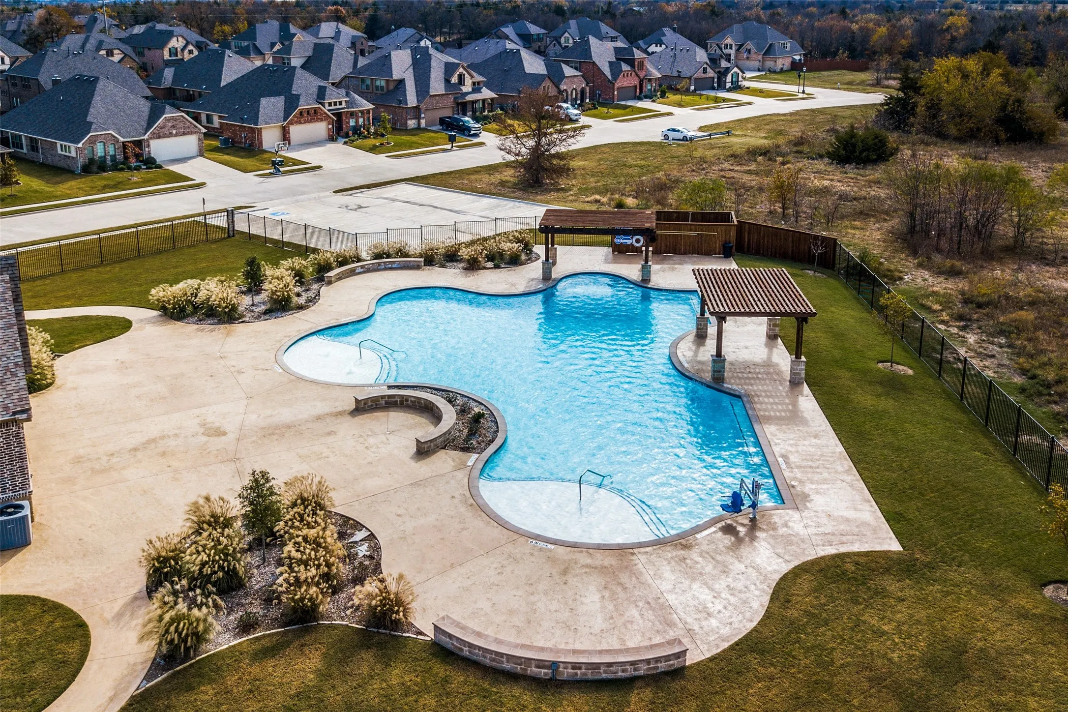 Single Family Residence For Rent in Grayson County , 4619 Amesbury, Sherman, Texas 75092, 4 Bedroom, 3 Bathroom, 2 Garage spaces, 2,517 Sqft, built in 2017, mls#21300092, Real Estate Agent in Sherman, Homes For Rent in Grayson county, Homes For Rent in Sherman, Realtor in Sherman Texas, Real Estate Brokerage Independent Realty Texas, Luminita Cordes Realtor