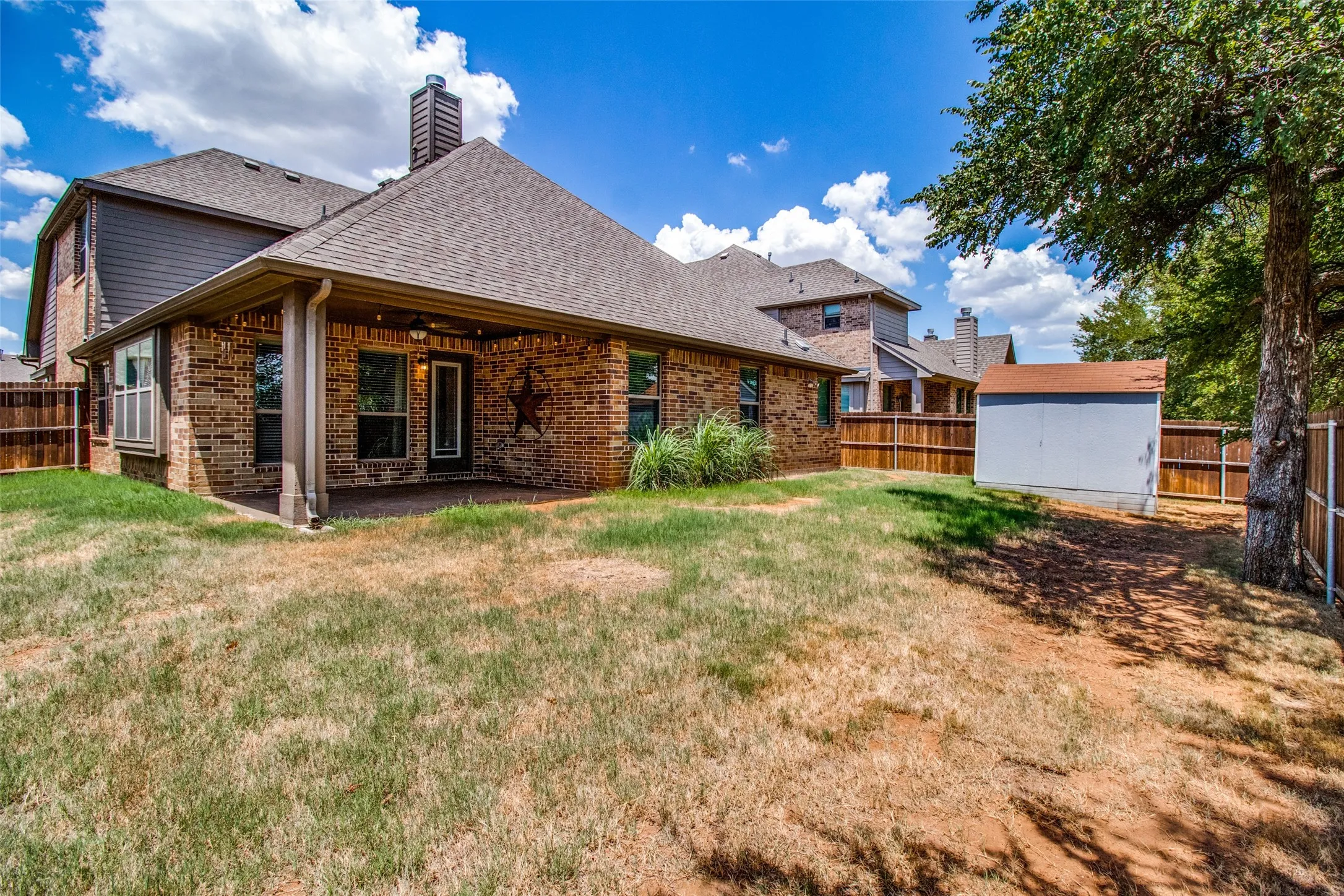 Single Family Residence For Rent in Grayson County , 4619 Amesbury, Sherman, Texas 75092, 4 Bedroom, 3 Bathroom, 2 Garage spaces, 2,517 Sqft, built in 2017, mls#21300092, Real Estate Agent in Sherman, Homes For Rent in Grayson county, Homes For Rent in Sherman, Realtor in Sherman Texas, Real Estate Brokerage Independent Realty Texas, Luminita Cordes Realtor