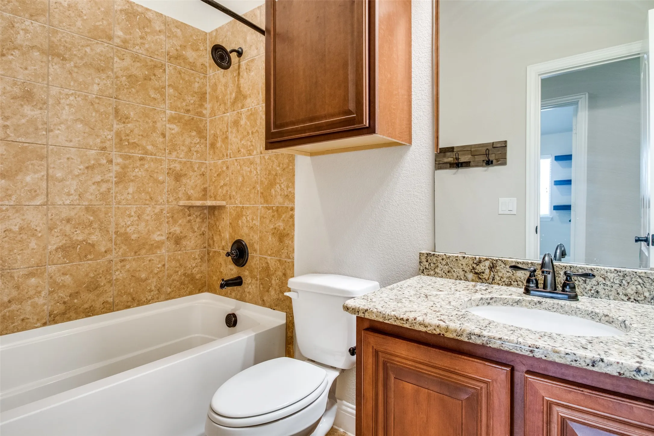 Single Family Residence For Rent in Grayson County , 4619 Amesbury, Sherman, Texas 75092, 4 Bedroom, 3 Bathroom, 2 Garage spaces, 2,517 Sqft, built in 2017, mls#21300092, Real Estate Agent in Sherman, Homes For Rent in Grayson county, Homes For Rent in Sherman, Realtor in Sherman Texas, Real Estate Brokerage Independent Realty Texas, Luminita Cordes Realtor