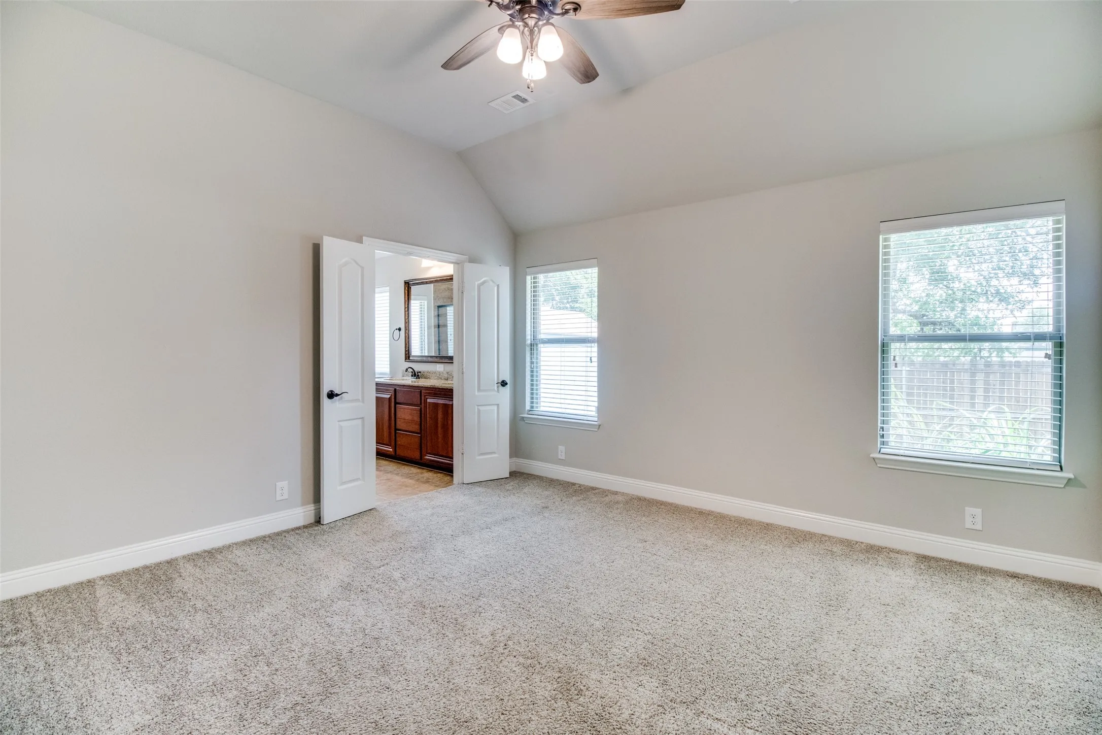 Single Family Residence For Rent in Grayson County , 4619 Amesbury, Sherman, Texas 75092, 4 Bedroom, 3 Bathroom, 2 Garage spaces, 2,517 Sqft, built in 2017, mls#21300092, Real Estate Agent in Sherman, Homes For Rent in Grayson county, Homes For Rent in Sherman, Realtor in Sherman Texas, Real Estate Brokerage Independent Realty Texas, Luminita Cordes Realtor