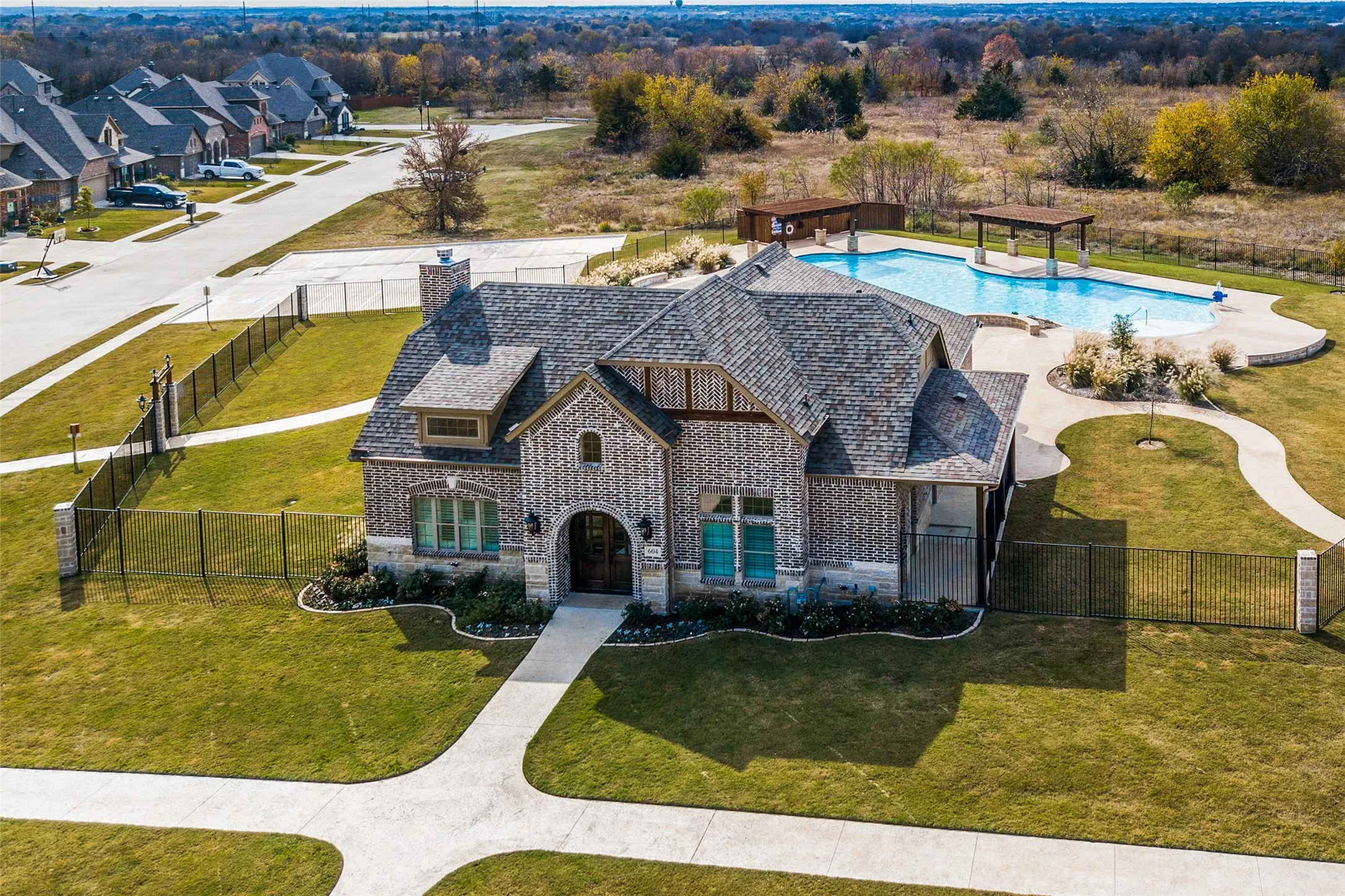 Single Family Residence For Rent in Grayson County , 4619 Amesbury, Sherman, Texas 75092, 4 Bedroom, 3 Bathroom, 2 Garage spaces, 2,517 Sqft, built in 2017, mls#21300092, Real Estate Agent in Sherman, Homes For Rent in Grayson county, Homes For Rent in Sherman, Realtor in Sherman Texas, Real Estate Brokerage Independent Realty Texas, Luminita Cordes Realtor