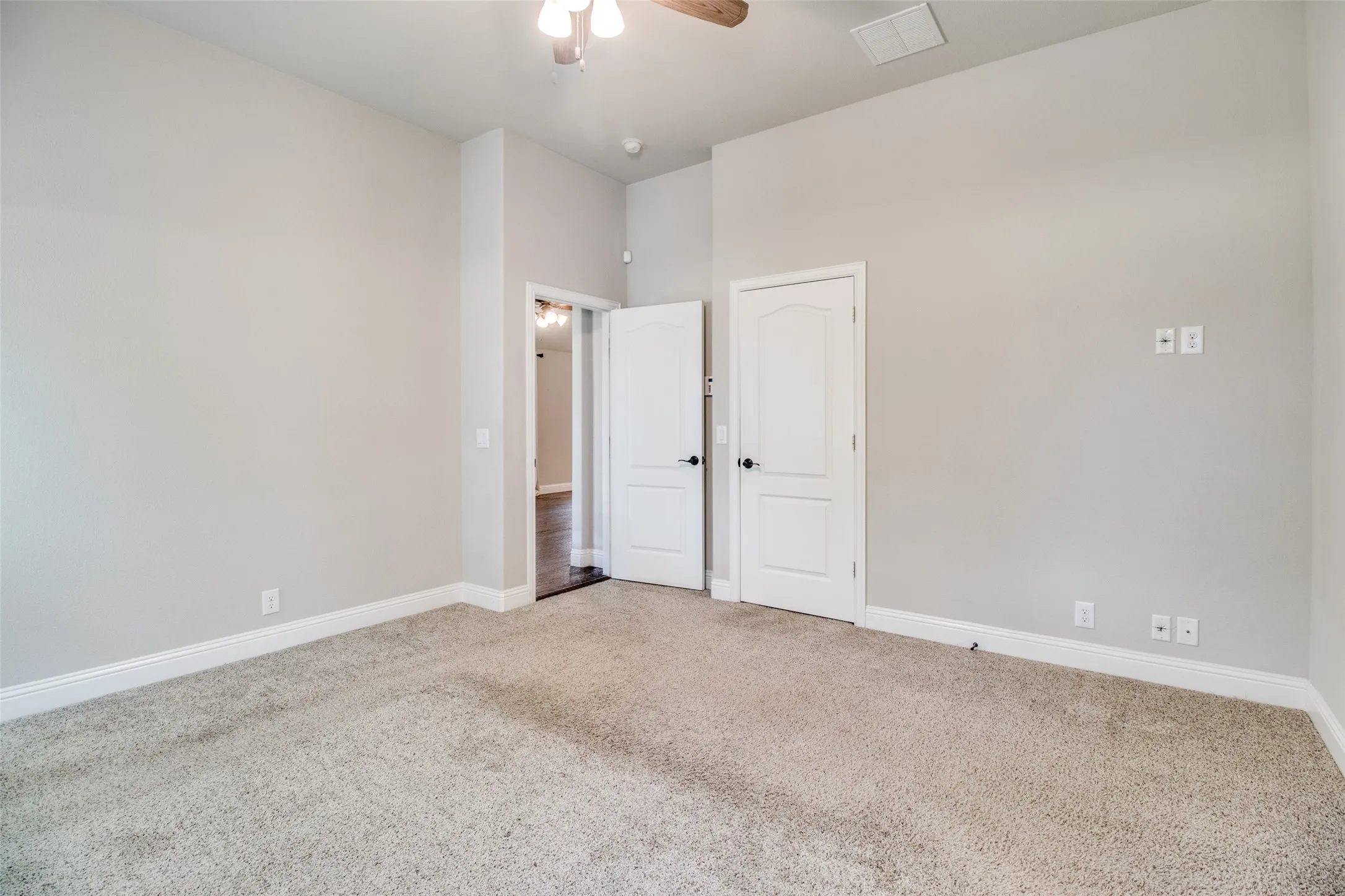 Single Family Residence For Rent in Grayson County , 4619 Amesbury, Sherman, Texas 75092, 4 Bedroom, 3 Bathroom, 2 Garage spaces, 2,517 Sqft, built in 2017, mls#21300092, Real Estate Agent in Sherman, Homes For Rent in Grayson county, Homes For Rent in Sherman, Realtor in Sherman Texas, Real Estate Brokerage Independent Realty Texas, Luminita Cordes Realtor