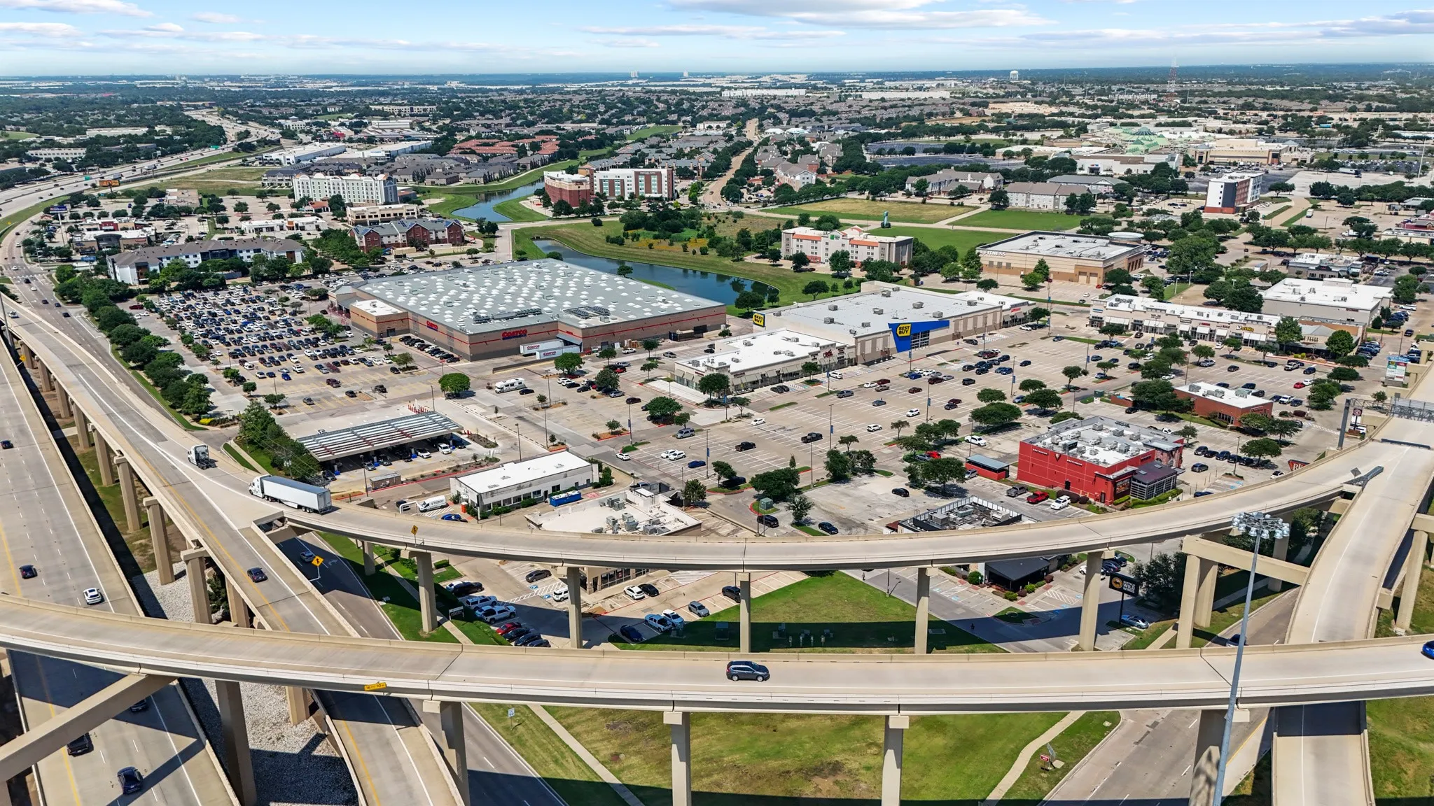 Aerial view showcasing the prime location of Vista Del Lago near major transportation corridors, offering effortless access throughout the DFW Metroplex. Location, location, location!
