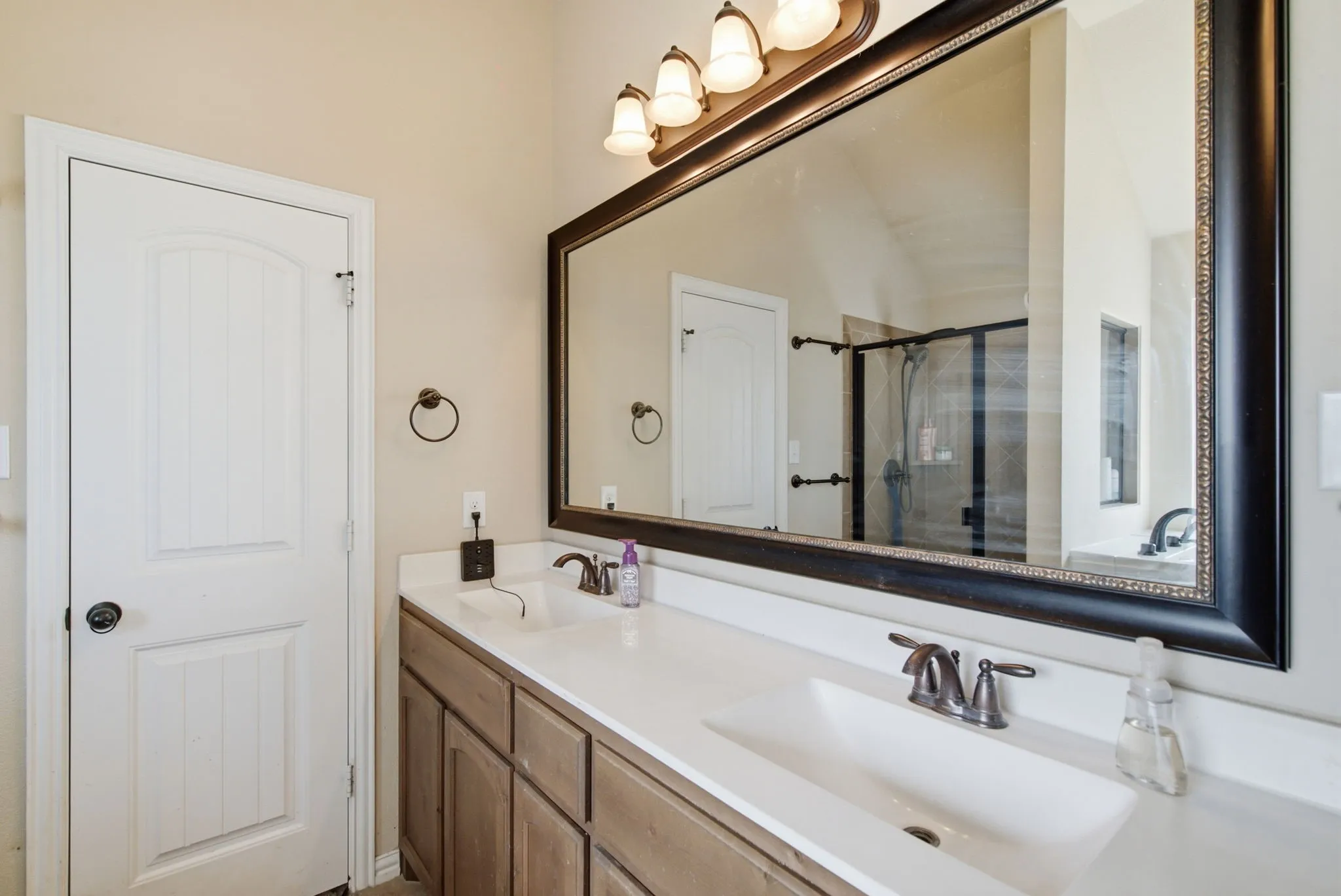 Single Family Residence For Sale in Parker County , 101 Hampton Lane, Springtown, Texas 76082, 4 Bedroom, 2 Bathroom, 2 Garage spaces, 2,000 Sqft, built in 2016, mls#21287353, Real Estate Agent in Springtown, Homes For Sale in Parker county, Homes For Sale in Springtown, Realtor in Springtown Texas, Real Estate Brokerage Independent Realty Texas, Luminita Cordes Realtor