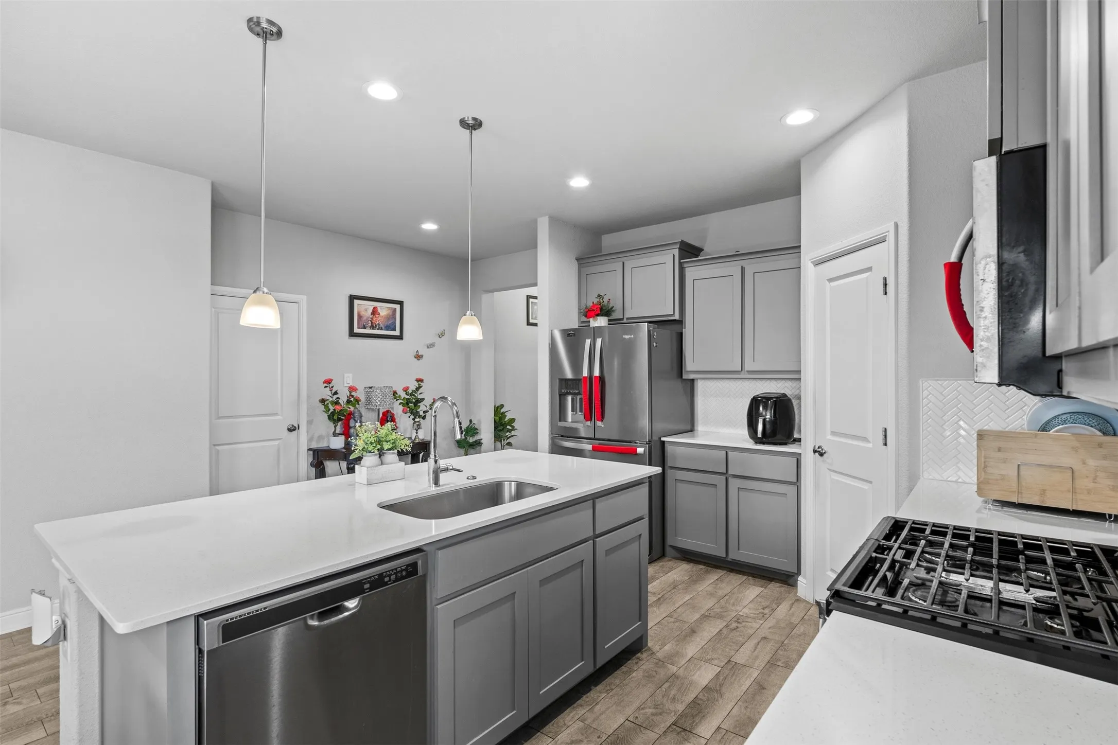 Single Family Residence For Sale in Tarrant County , 513 Frenchpark Drive, Fort Worth, Texas 76052, 3 Bedrooms, 2 Bathrooms, 2 Garage spaces, 1,811 Sqft, built in 2020, Price $345,000, mls#21299157, Real Estate Agent in Fort Worth, Homes For Sale in Tarrant county, Homes For Sale in Fort Worth, Realtor in Fort Worth Texas, Real Estate Brokerage Independent Realty Texas, Luminita Cordes Realtor