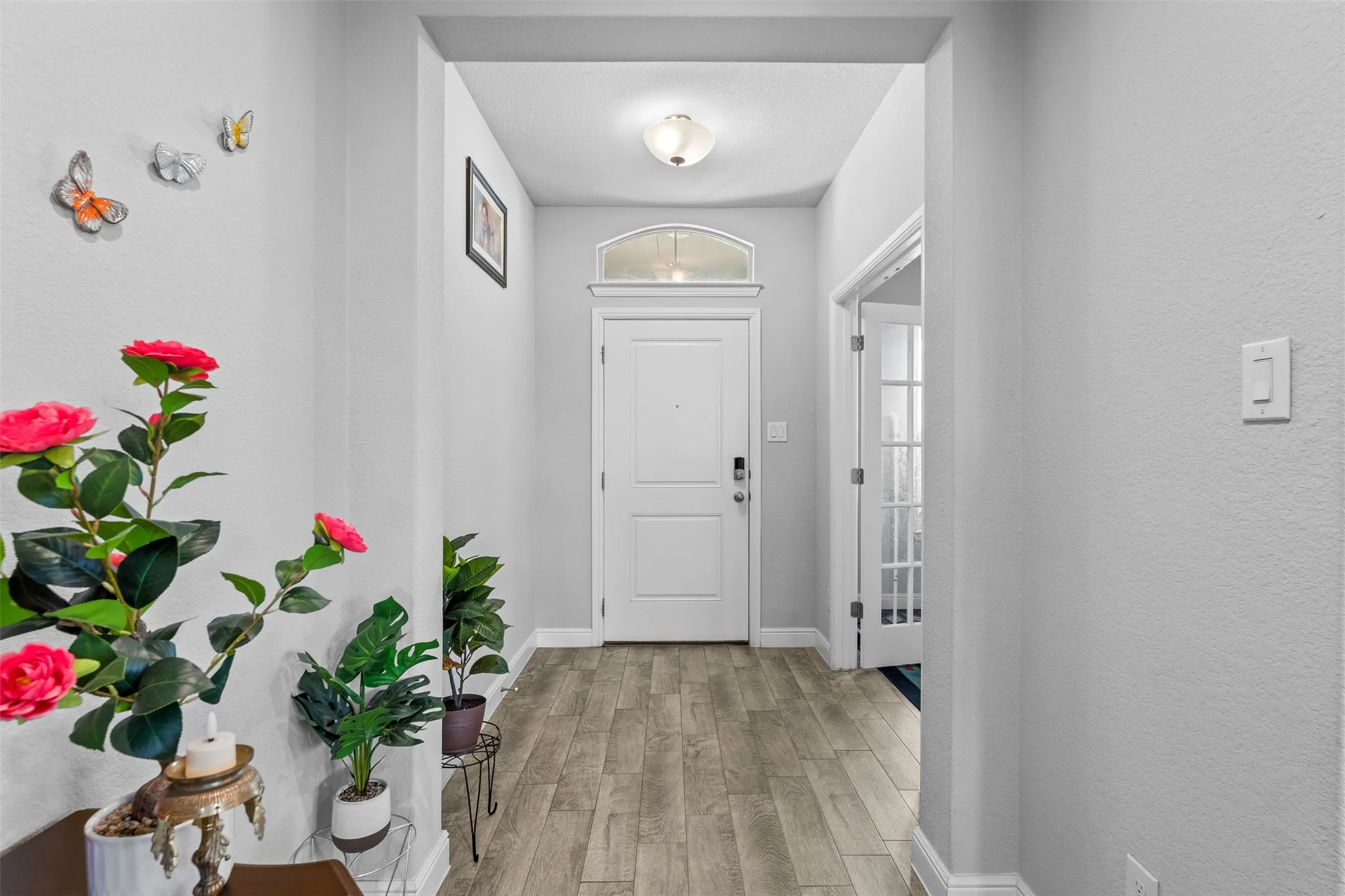 Single Family Residence For Sale in Tarrant County , 513 Frenchpark Drive, Fort Worth, Texas 76052, 3 Bedrooms, 2 Bathrooms, 2 Garage spaces, 1,811 Sqft, built in 2020, Price $345,000, mls#21299157, Real Estate Agent in Fort Worth, Homes For Sale in Tarrant county, Homes For Sale in Fort Worth, Realtor in Fort Worth Texas, Real Estate Brokerage Independent Realty Texas, Luminita Cordes Realtor