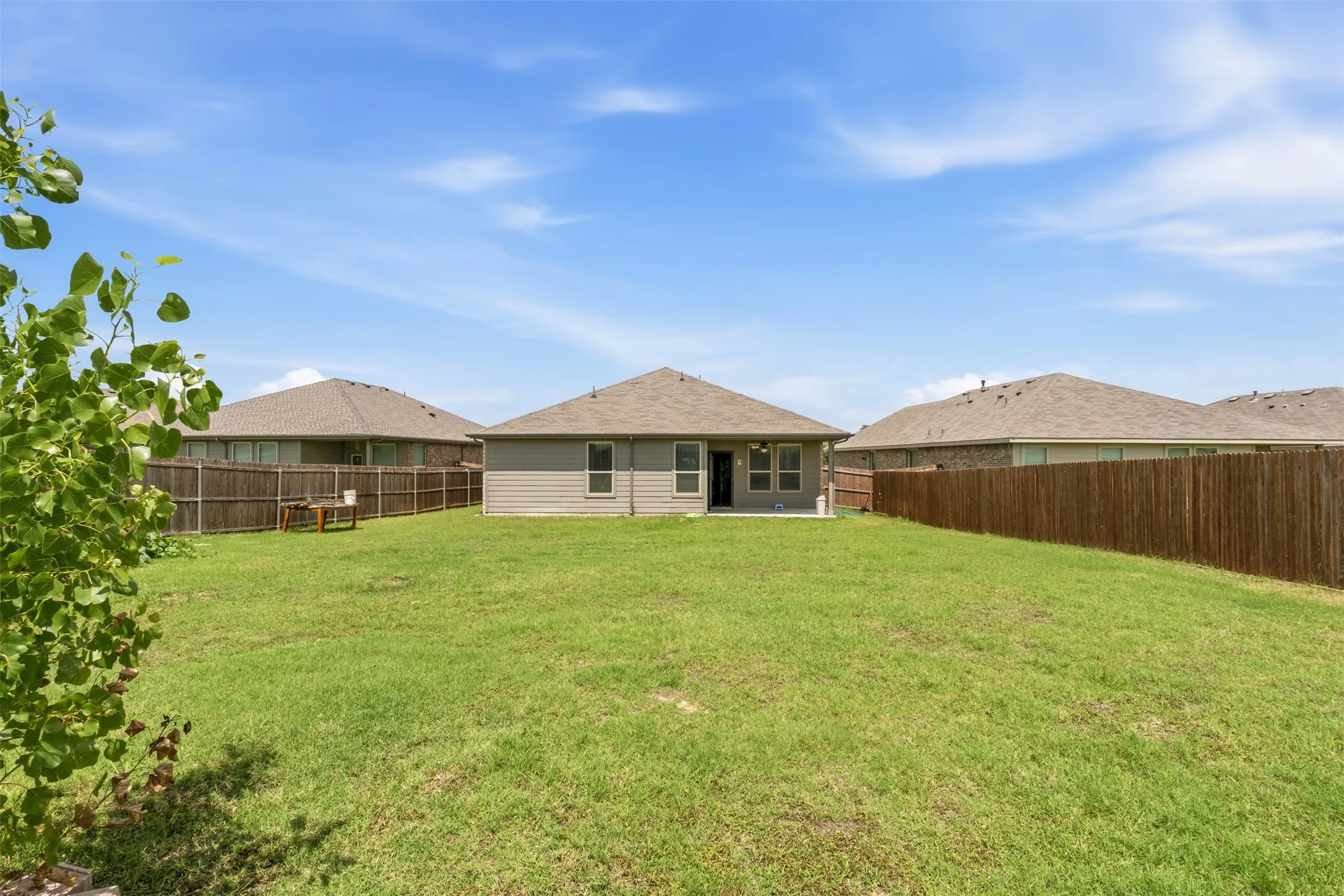 Single Family Residence For Sale in Tarrant County , 513 Frenchpark Drive, Fort Worth, Texas 76052, 3 Bedrooms, 2 Bathrooms, 2 Garage spaces, 1,811 Sqft, built in 2020, Price $345,000, mls#21299157, Real Estate Agent in Fort Worth, Homes For Sale in Tarrant county, Homes For Sale in Fort Worth, Realtor in Fort Worth Texas, Real Estate Brokerage Independent Realty Texas, Luminita Cordes Realtor