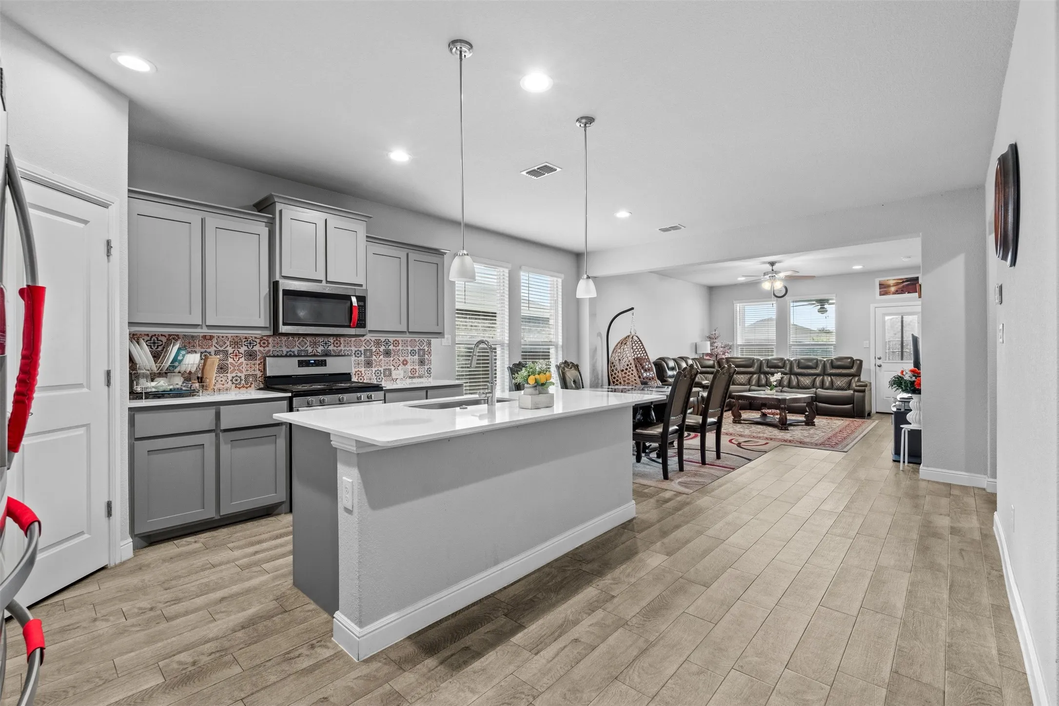 Single Family Residence For Sale in Tarrant County , 513 Frenchpark Drive, Fort Worth, Texas 76052, 3 Bedrooms, 2 Bathrooms, 2 Garage spaces, 1,811 Sqft, built in 2020, Price $345,000, mls#21299157, Real Estate Agent in Fort Worth, Homes For Sale in Tarrant county, Homes For Sale in Fort Worth, Realtor in Fort Worth Texas, Real Estate Brokerage Independent Realty Texas, Luminita Cordes Realtor