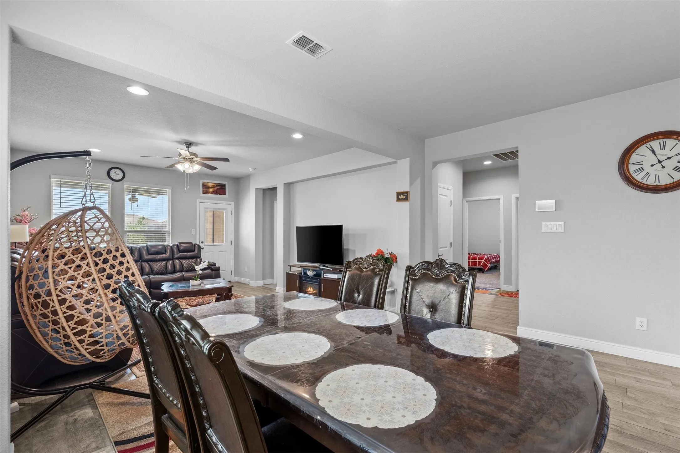 Single Family Residence For Sale in Tarrant County , 513 Frenchpark Drive, Fort Worth, Texas 76052, 3 Bedrooms, 2 Bathrooms, 2 Garage spaces, 1,811 Sqft, built in 2020, Price $345,000, mls#21299157, Real Estate Agent in Fort Worth, Homes For Sale in Tarrant county, Homes For Sale in Fort Worth, Realtor in Fort Worth Texas, Real Estate Brokerage Independent Realty Texas, Luminita Cordes Realtor